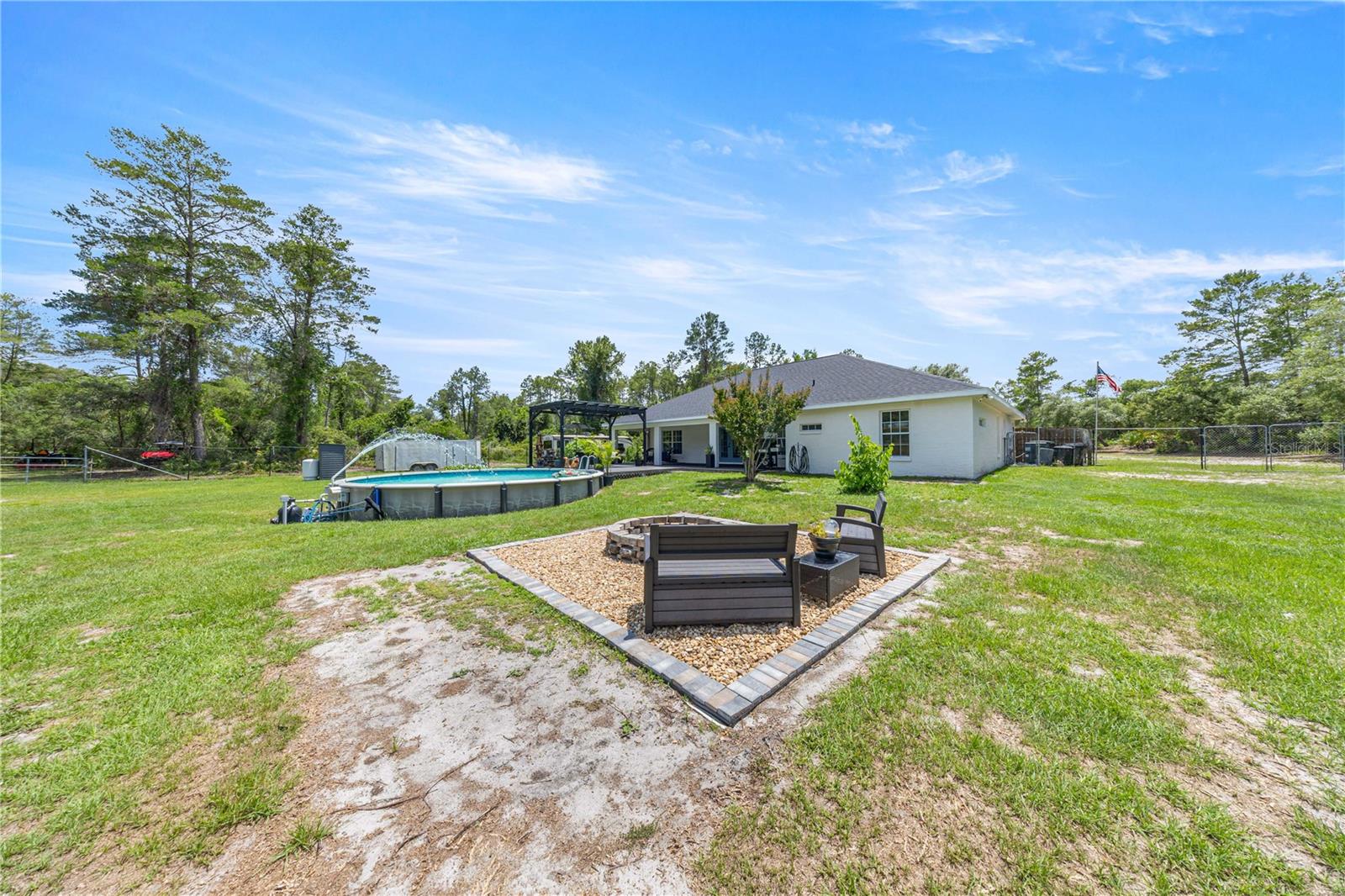 495 FISHER RD, OCKLAWAHA, FL — photo 36