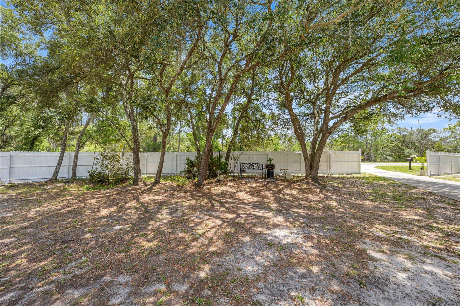 495 FISHER RD, OCKLAWAHA, FL — photo 38
