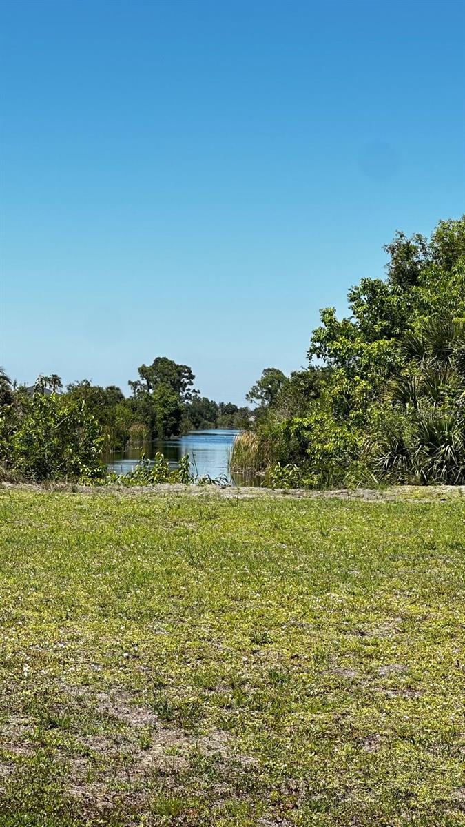 241 NW 19TH PL, CAPE CORAL, FL — photo 2