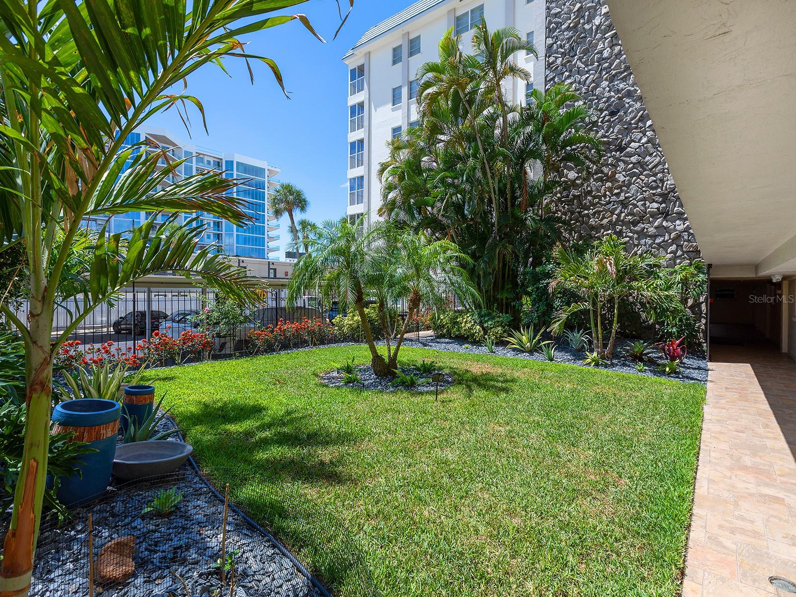 800 BENJAMIN FRANKLIN DR #304, SARASOTA, FL — photo 35