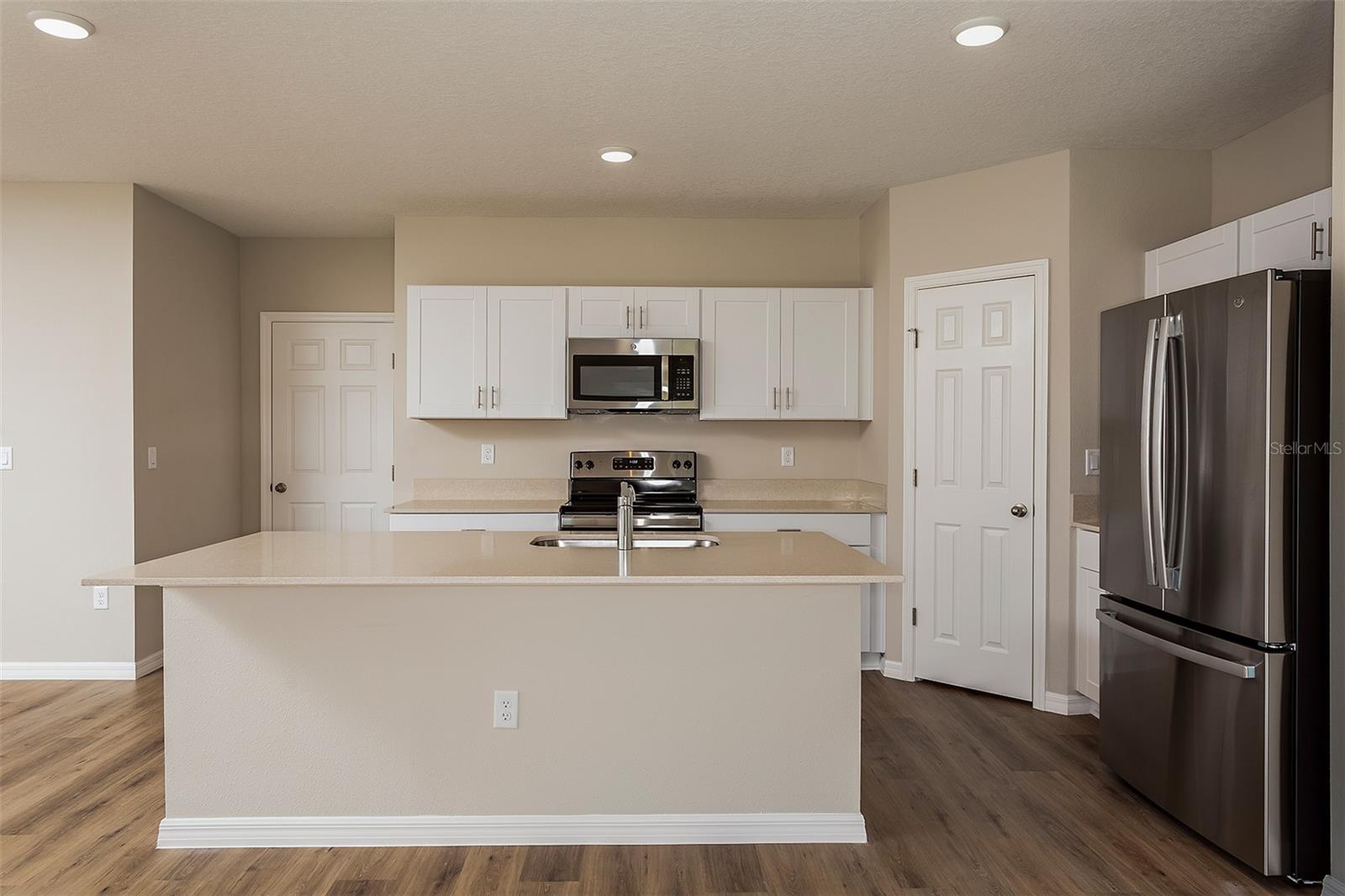 33631 NOBLE CREEK PL, DADE CITY, FL — photo 2