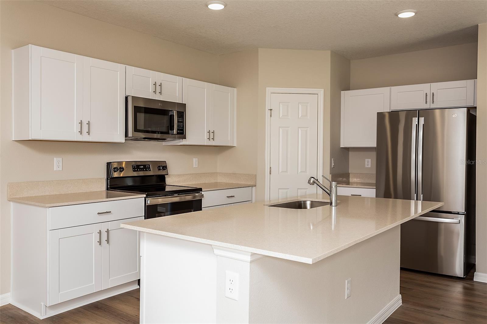 33631 NOBLE CREEK PL, DADE CITY, FL — photo 11