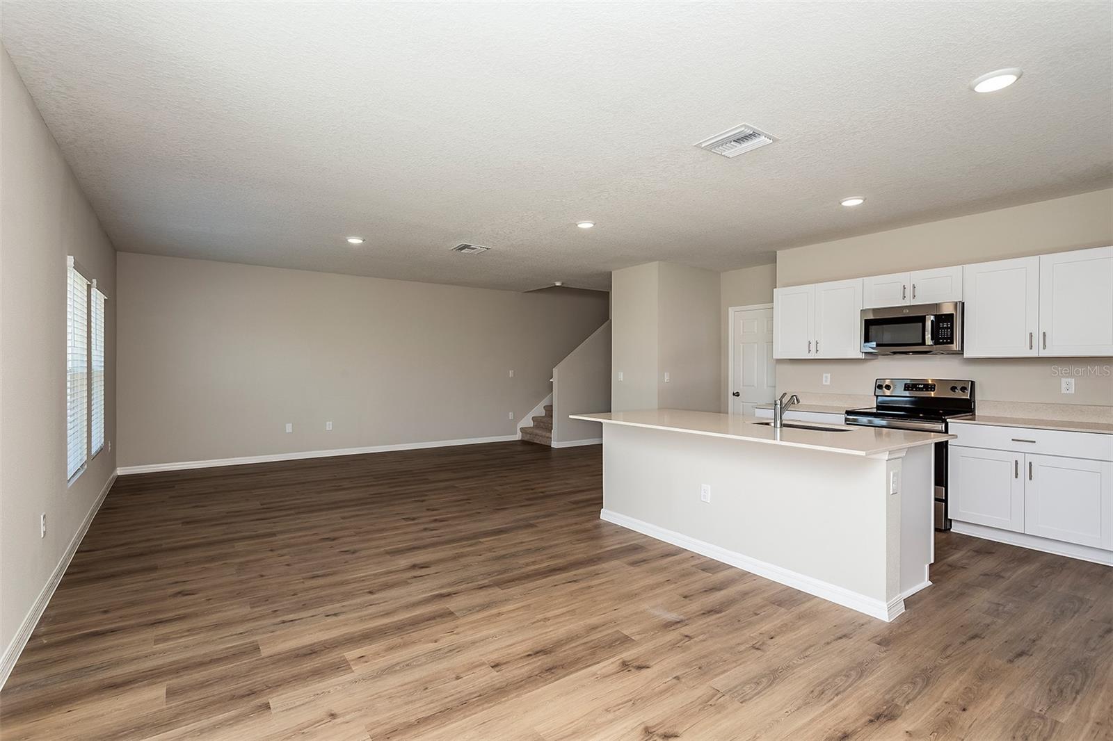33631 NOBLE CREEK PL, DADE CITY, FL — photo 12