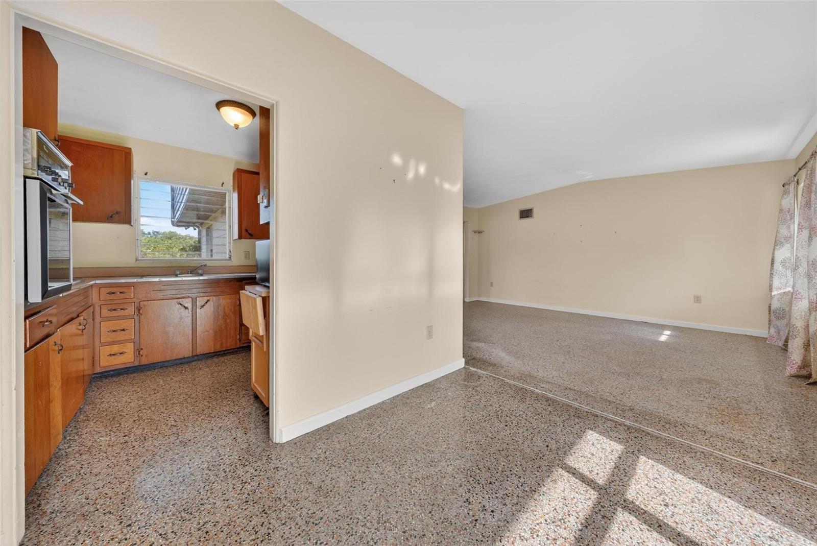710 TWIN OAKS LN, EUSTIS, FL — photo 11