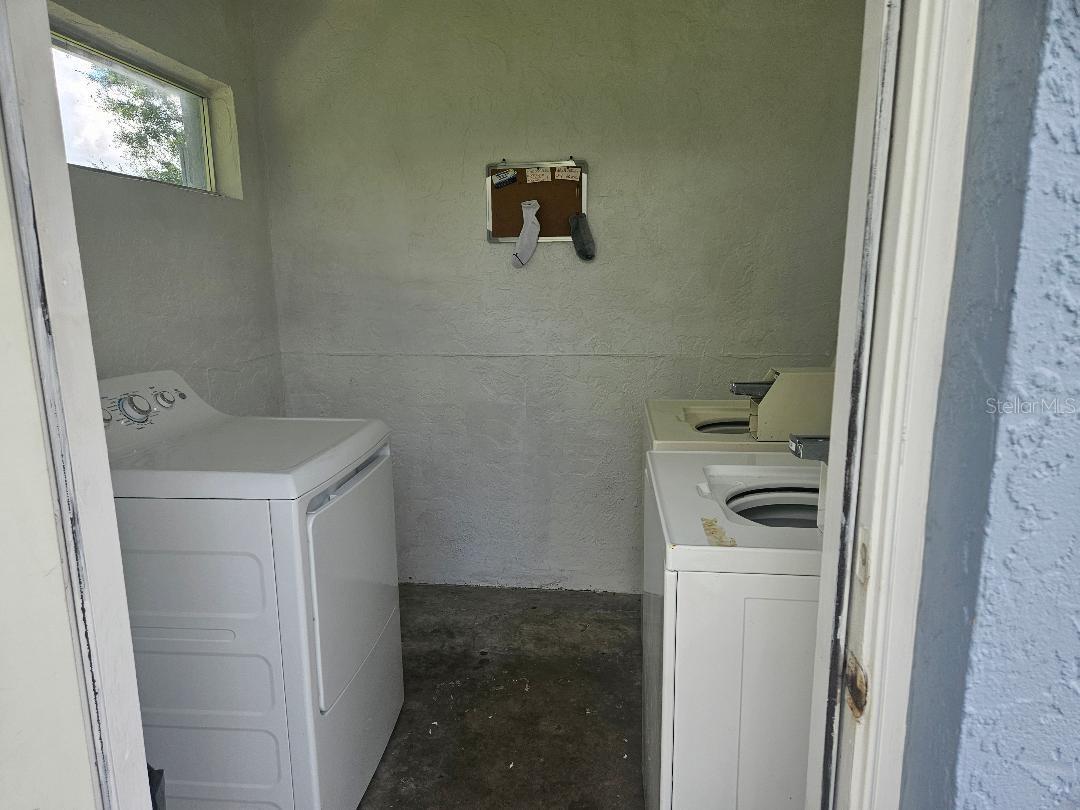 810 KINGS CT #B, PUNTA GORDA, FL — photo 21
