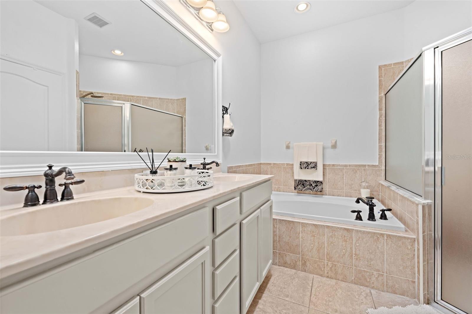 3348 CHAPEL CREEK CIR, WESLEY CHAPEL, FL — photo 40