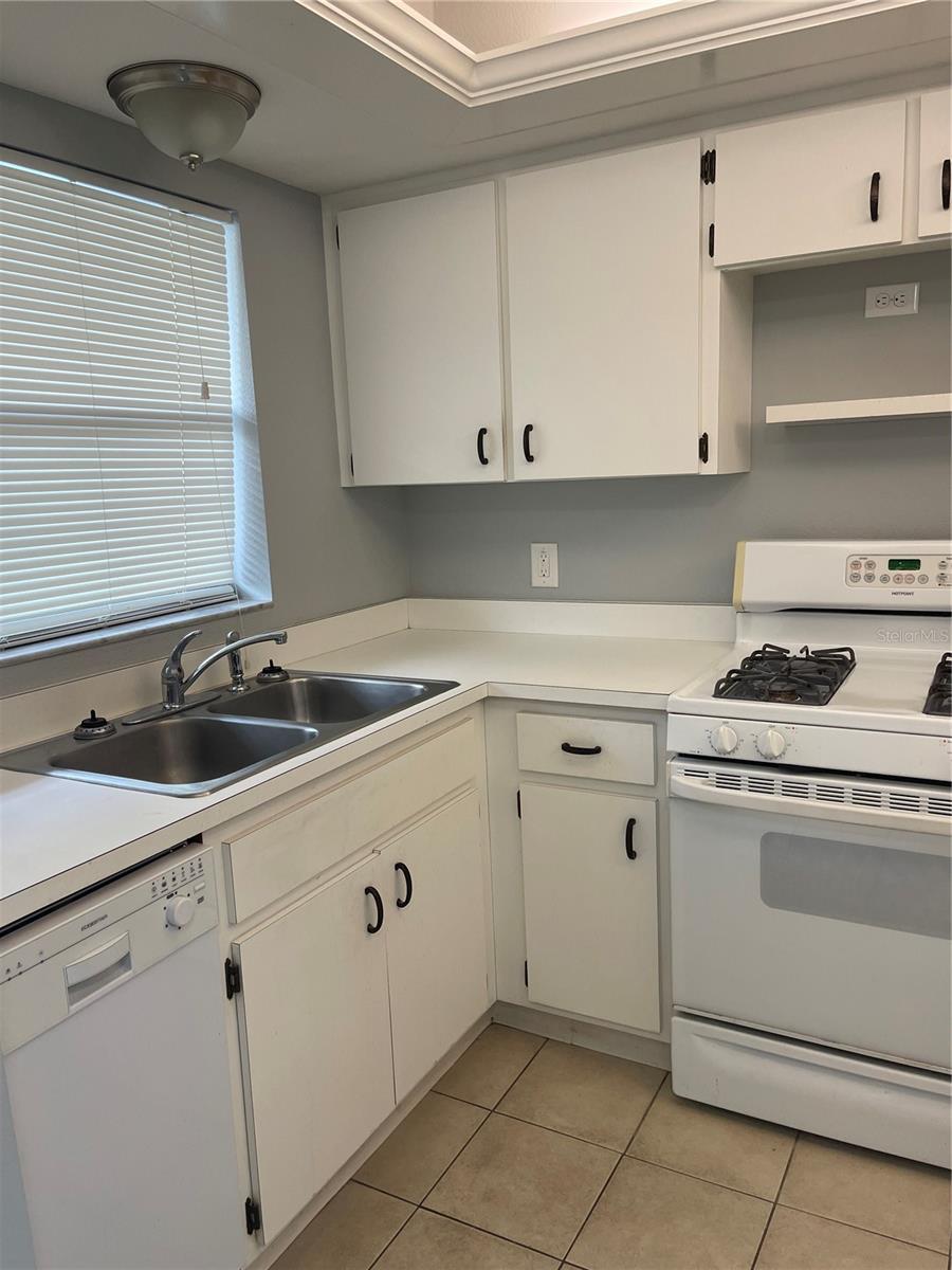 150 EL DORADO #105, WINTER HAVEN, FL — photo 8
