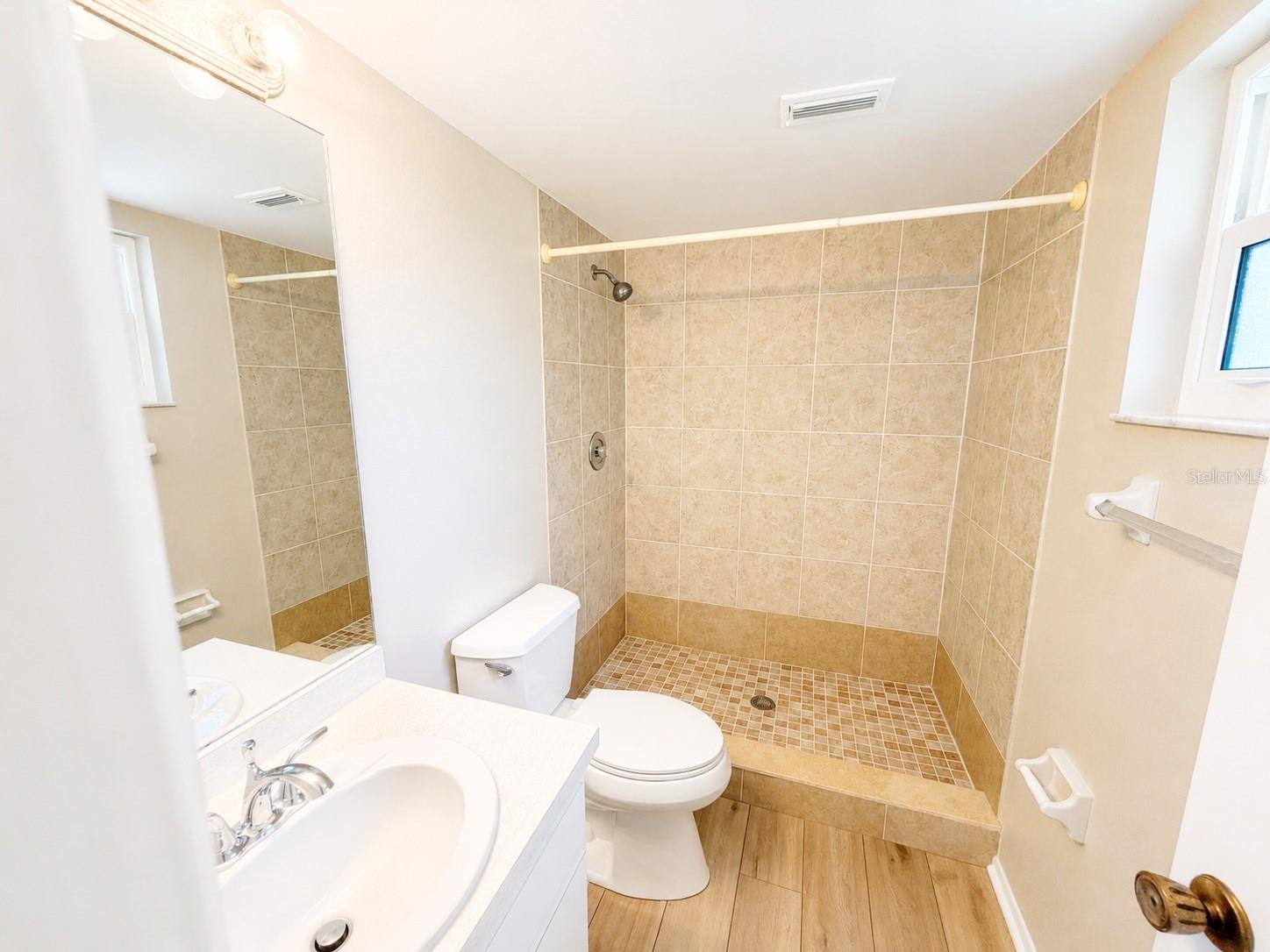 211 RUBENS DR #E, NOKOMIS, FL — photo 16
