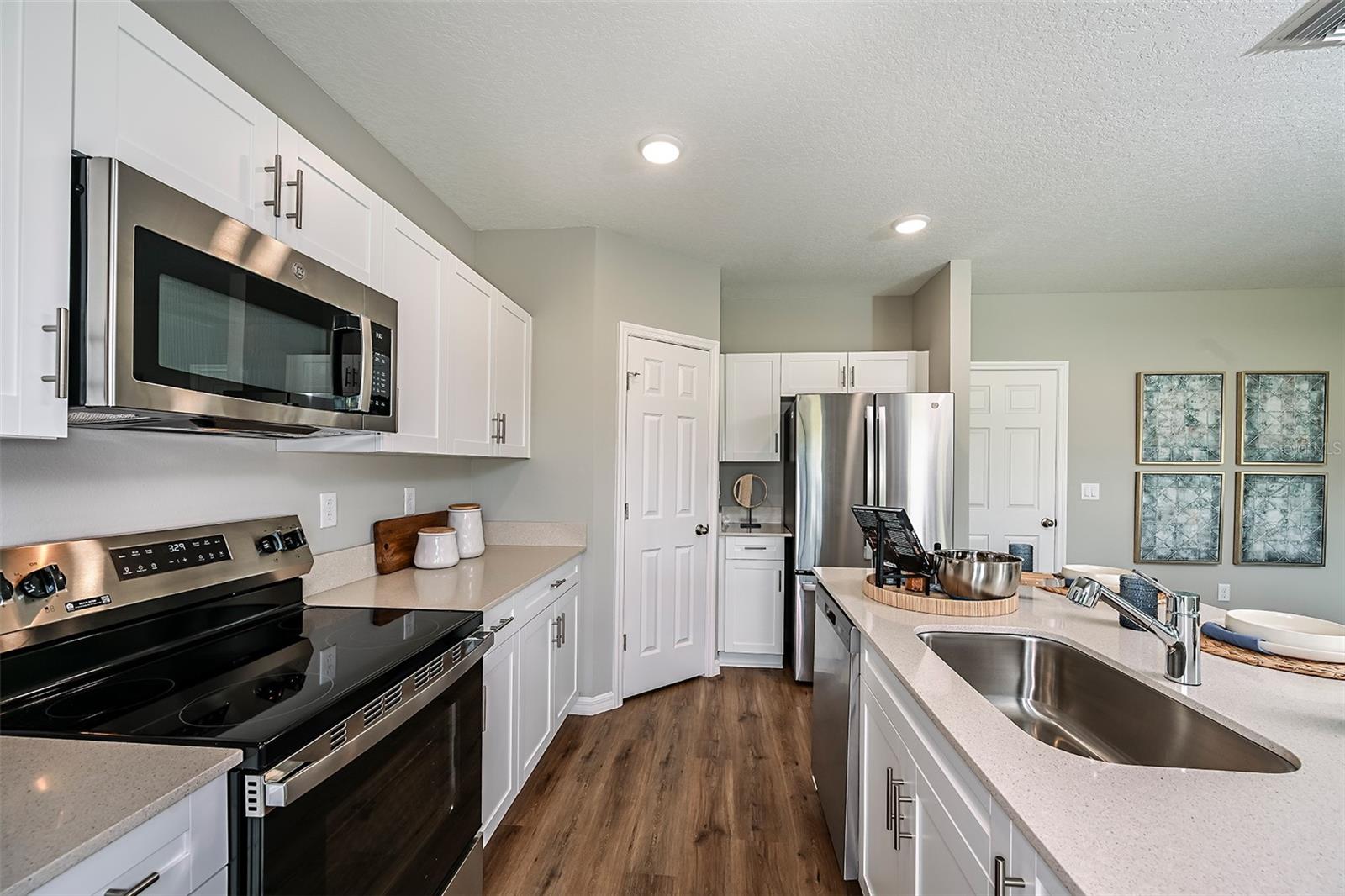 31731 OYSTER TRELLIS LN, WESLEY CHAPEL, FL — photo 9