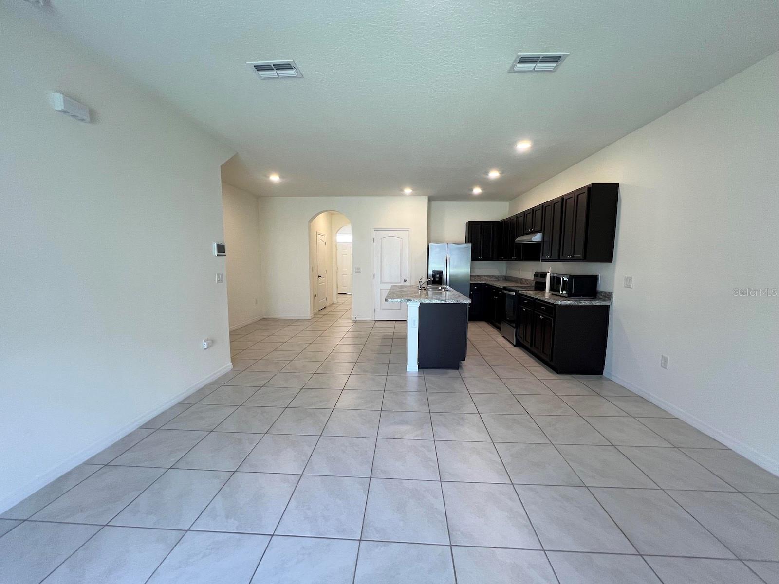 1370 YELLOW FINCH DR, DAVENPORT, FL — photo 3