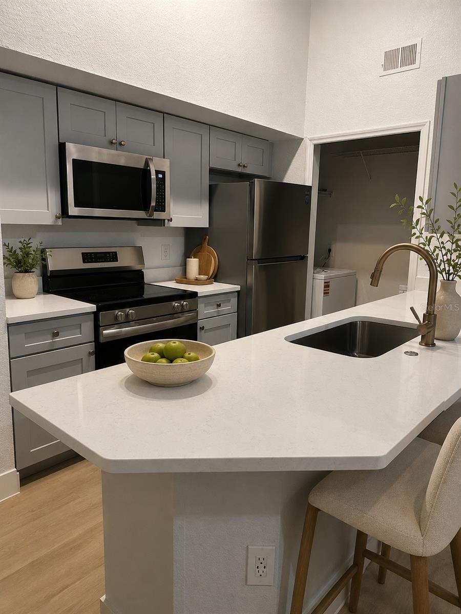13016 PLANTATION PARK CIR #1131, ORLANDO, FL — photo 2
