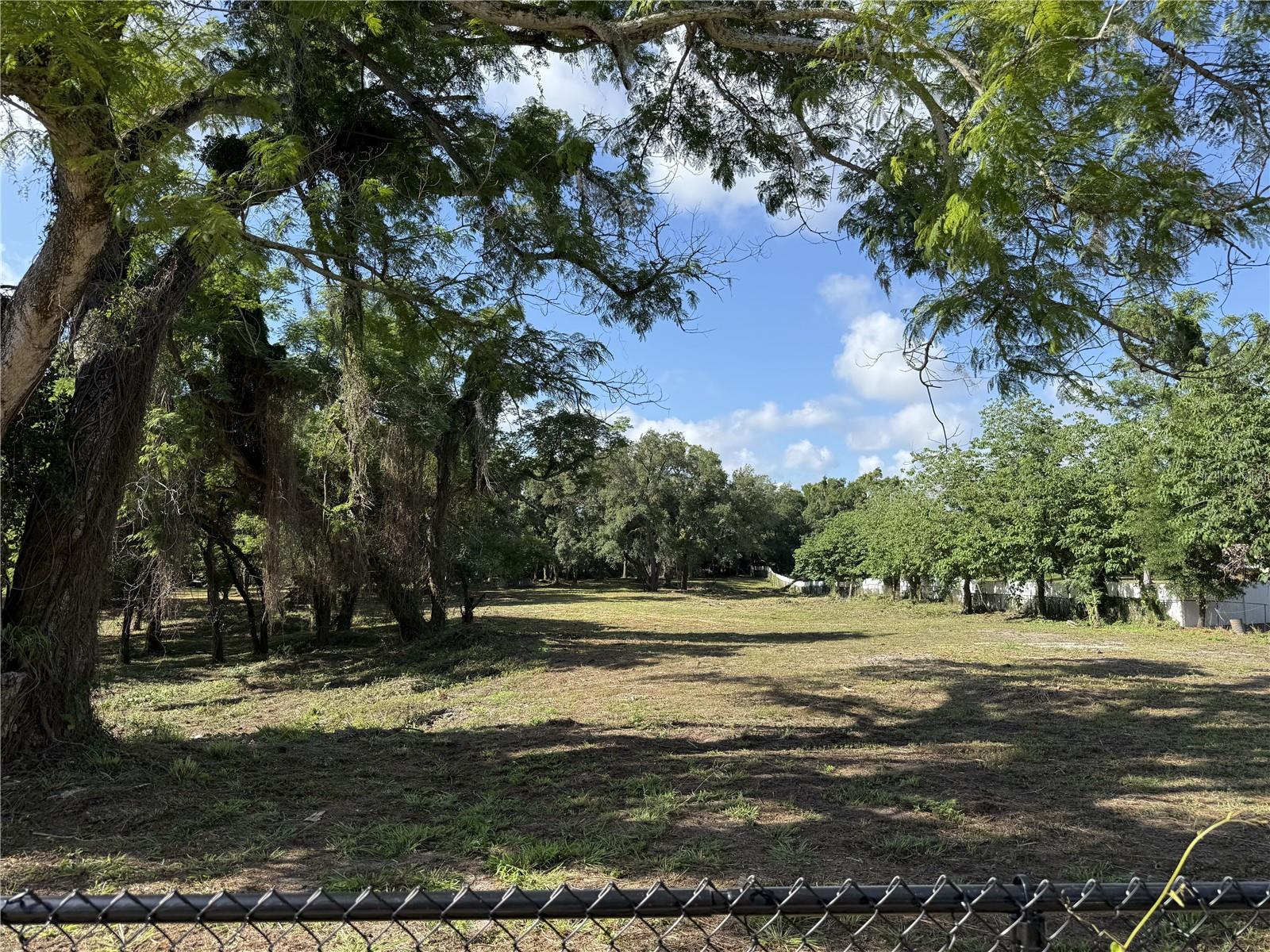 521 E CLAY AVE, BRANDON, FL — photo 6
