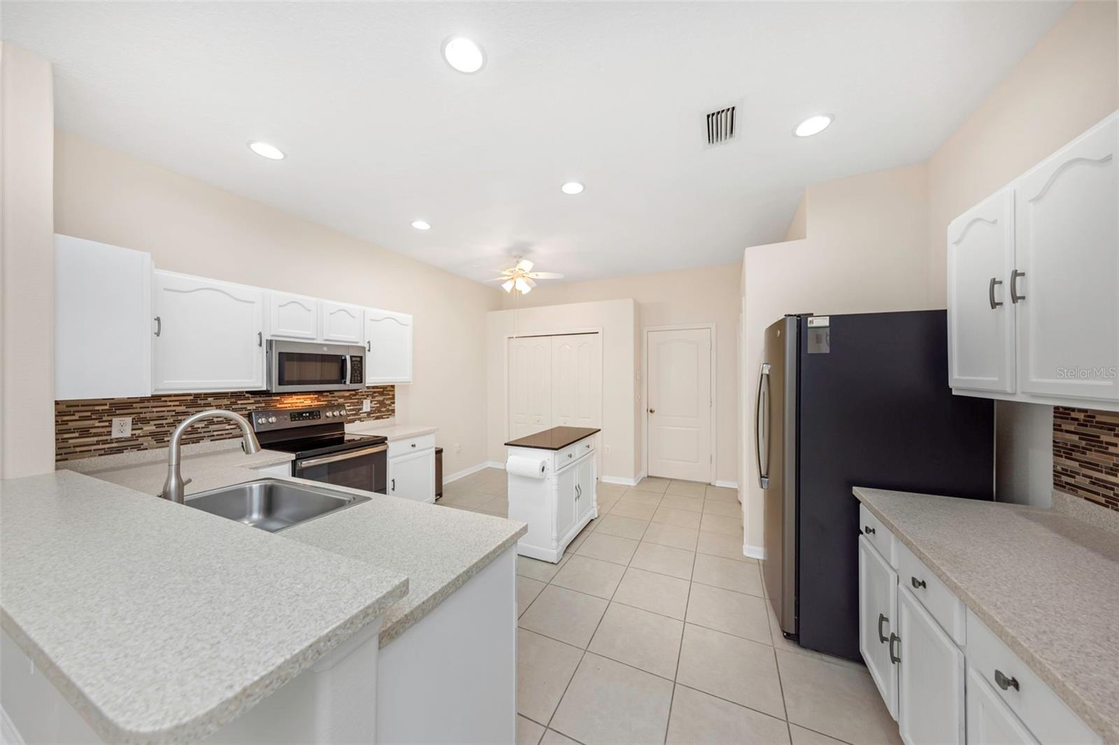 19238 WEYMOUTH DR, LAND O LAKES, FL — photo 32