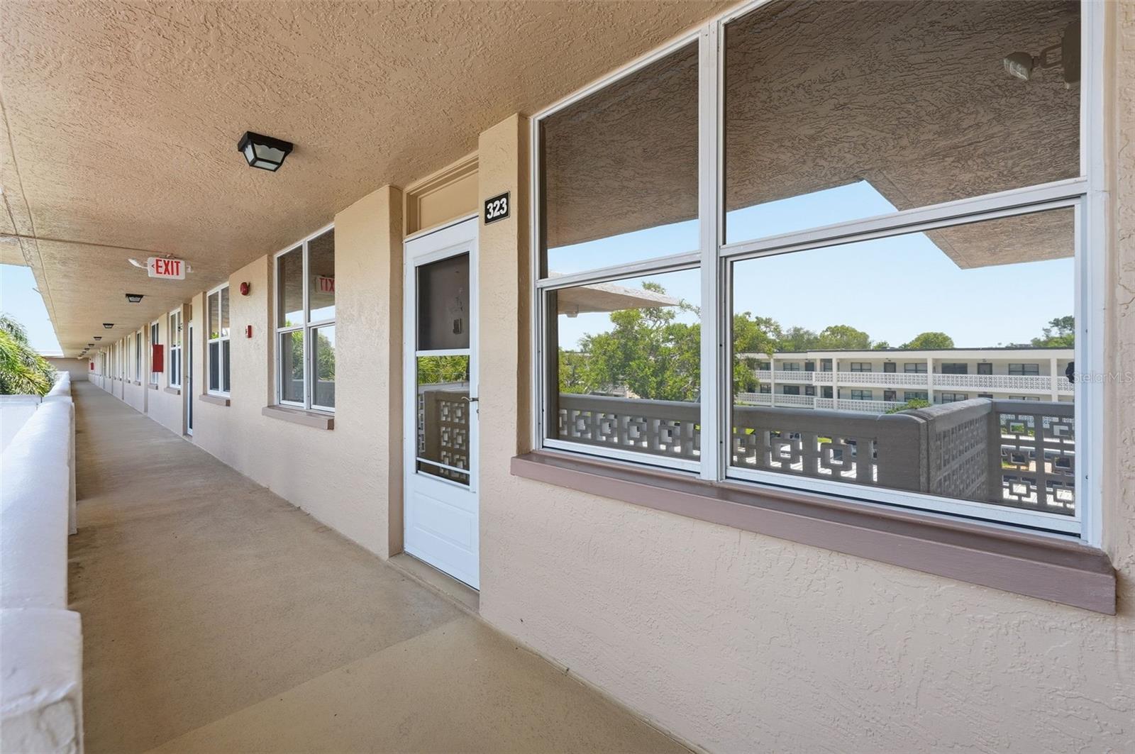 4915 BAY ST NE #323, ST PETERSBURG, FL — photo 2