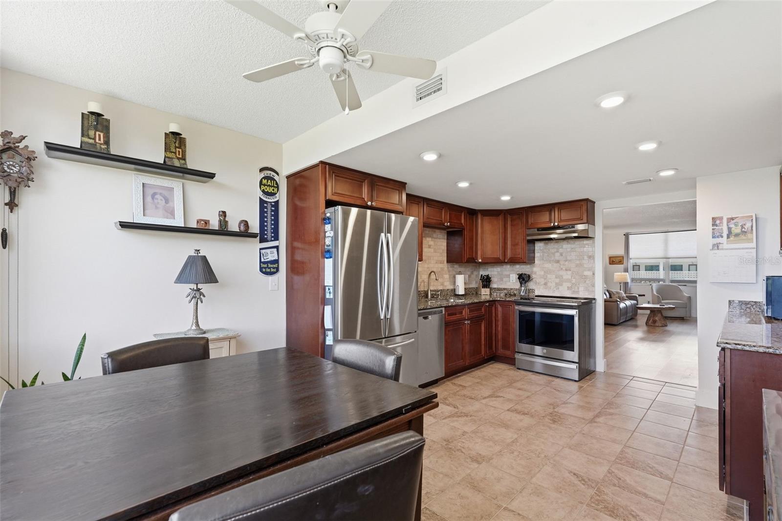 4915 BAY ST NE #323, ST PETERSBURG, FL — photo 30