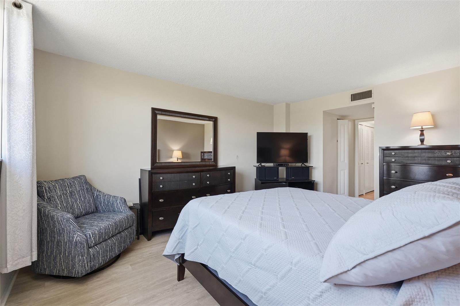 4915 BAY ST NE #323, ST PETERSBURG, FL — photo 33
