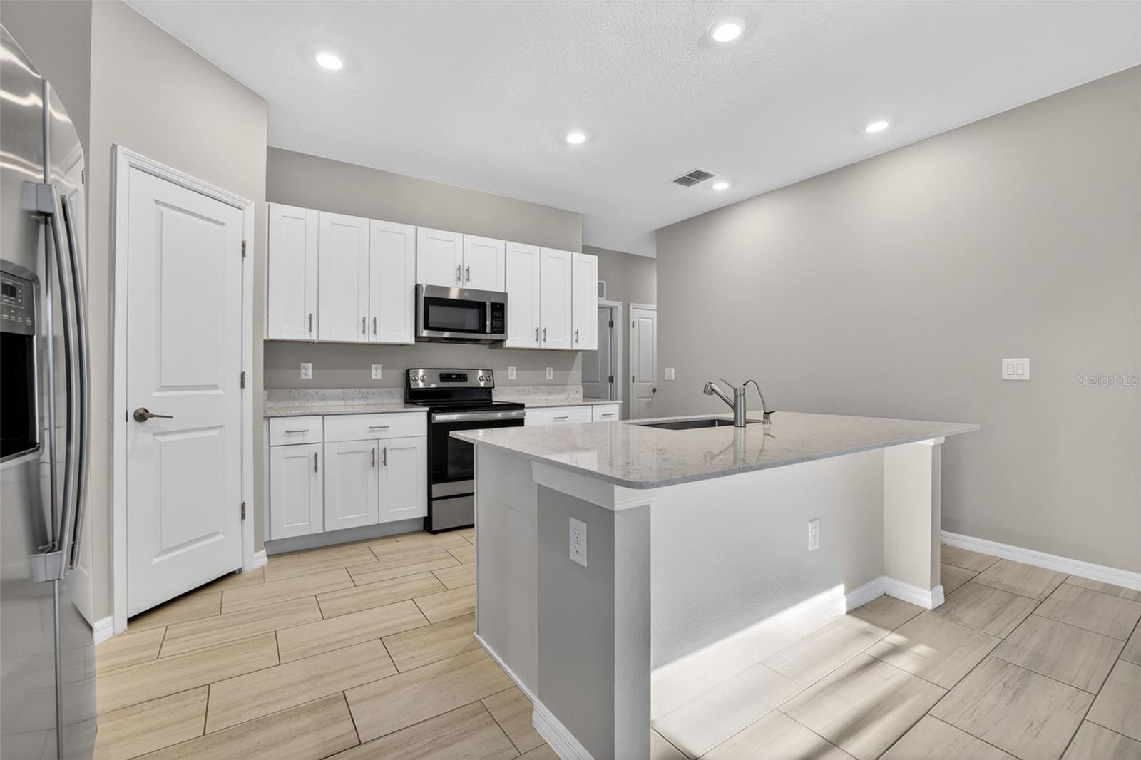 13187 PALMERSTON RD, RIVERVIEW, FL — photo 8