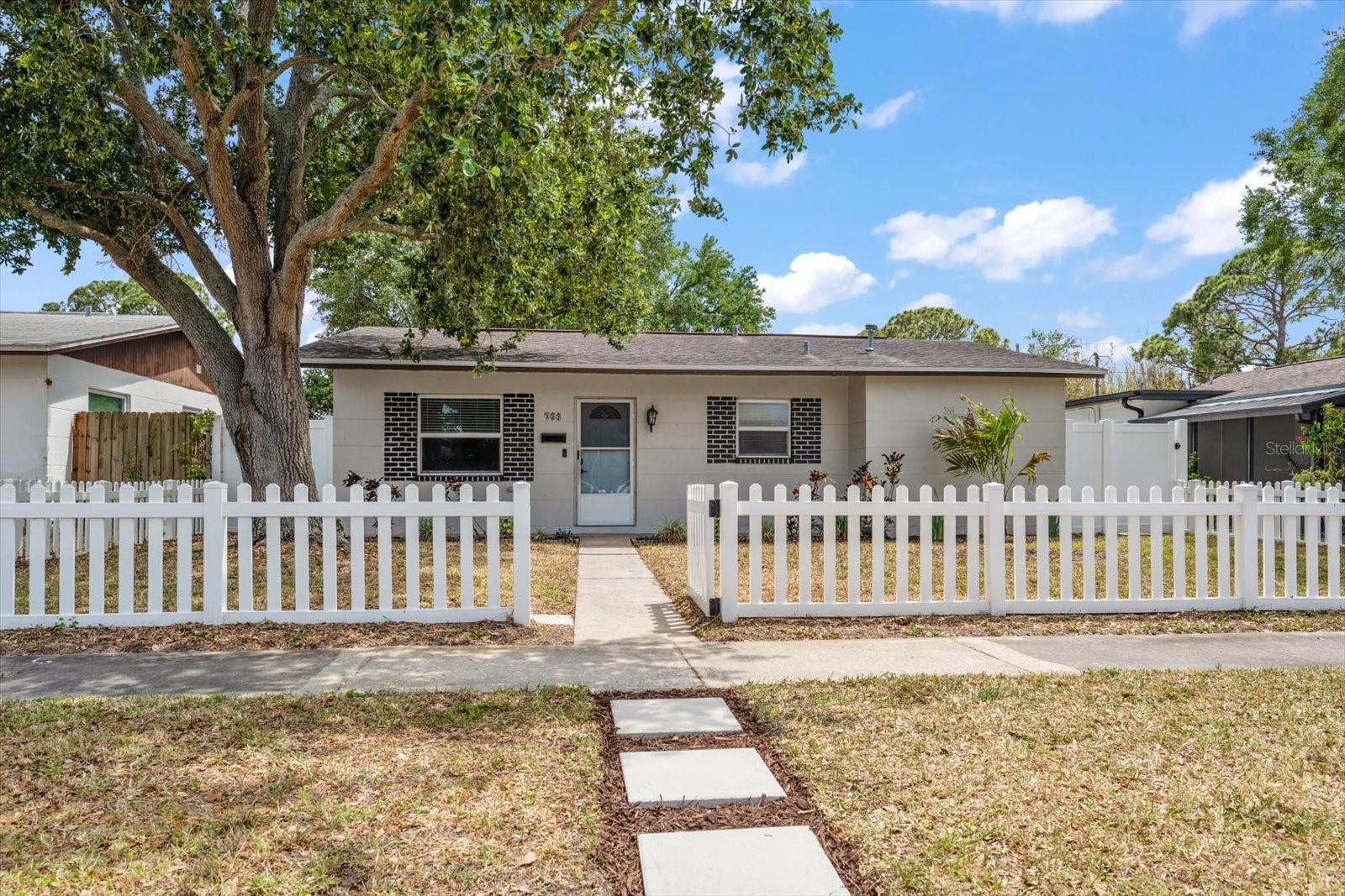 766 90TH AVE N, ST PETERSBURG, FL