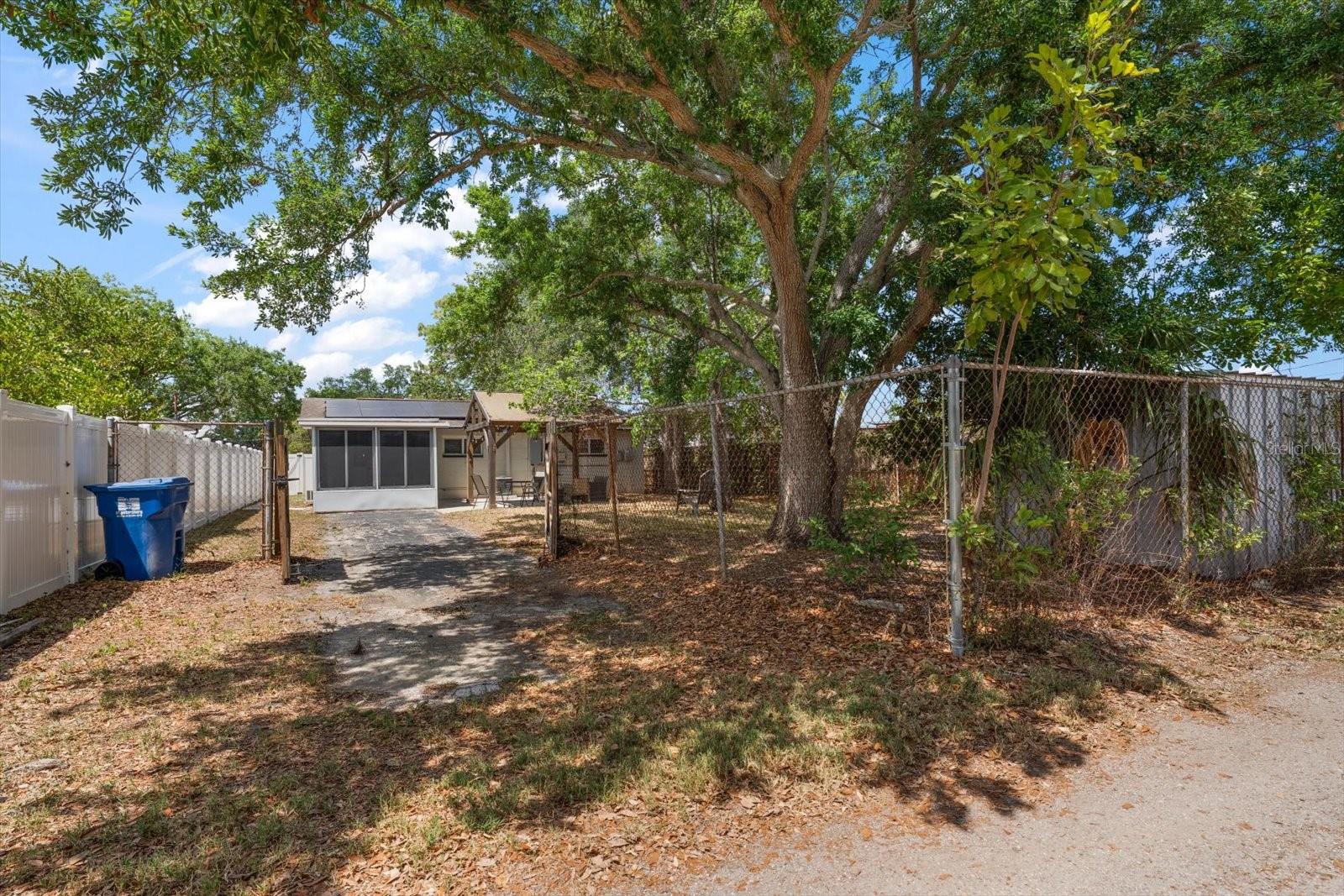 766 90TH AVE N, ST PETERSBURG, FL — photo 24