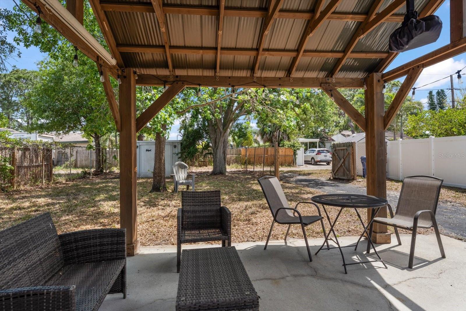 766 90TH AVE N, ST PETERSBURG, FL — photo 25