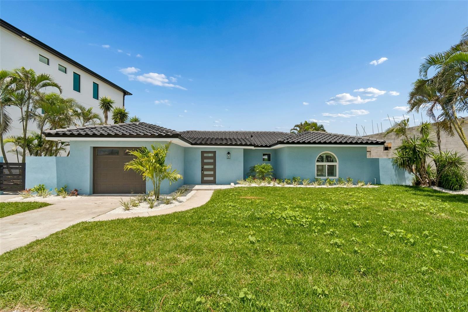 10238 TARPON DR, TREASURE ISLAND, FL