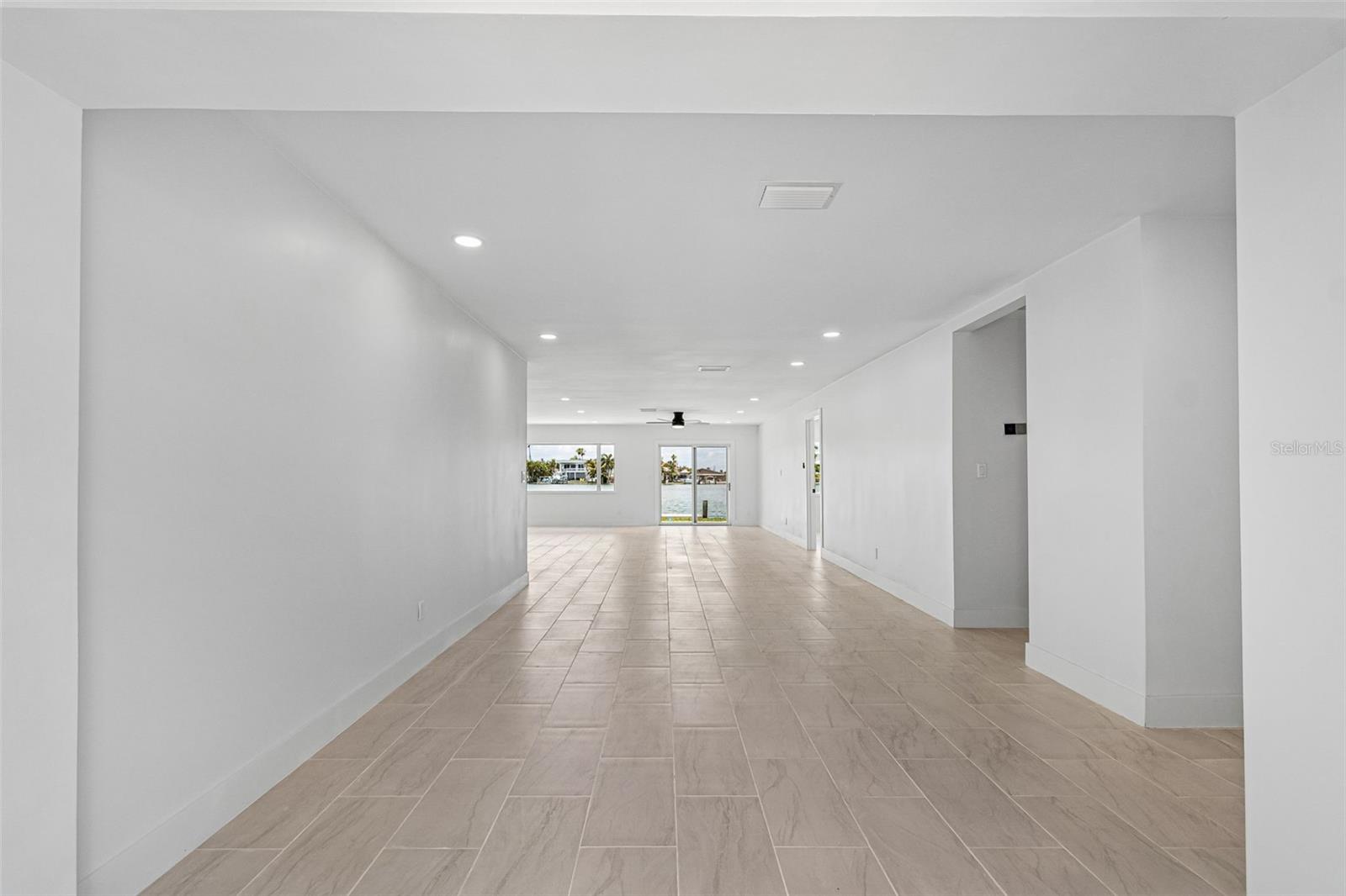 10238 TARPON DR, TREASURE ISLAND, FL — photo 4