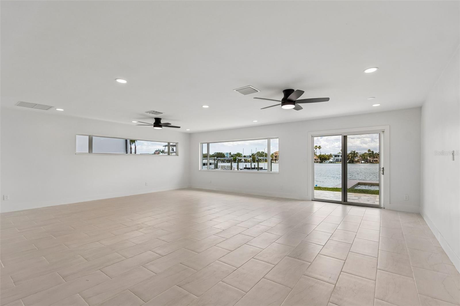 10238 TARPON DR, TREASURE ISLAND, FL — photo 9