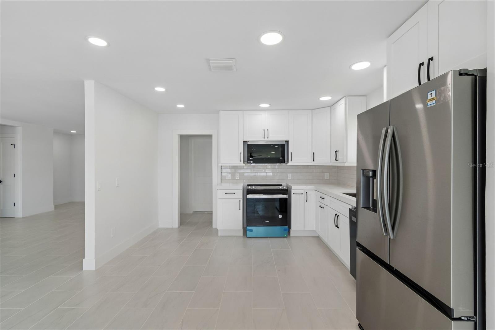 10238 TARPON DR, TREASURE ISLAND, FL — photo 10