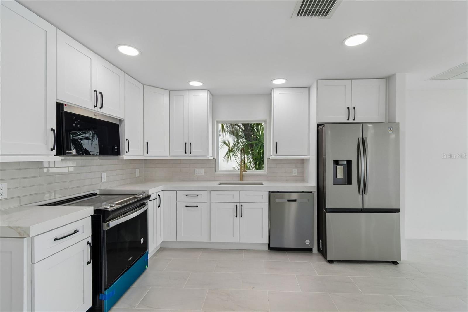 10238 TARPON DR, TREASURE ISLAND, FL — photo 12