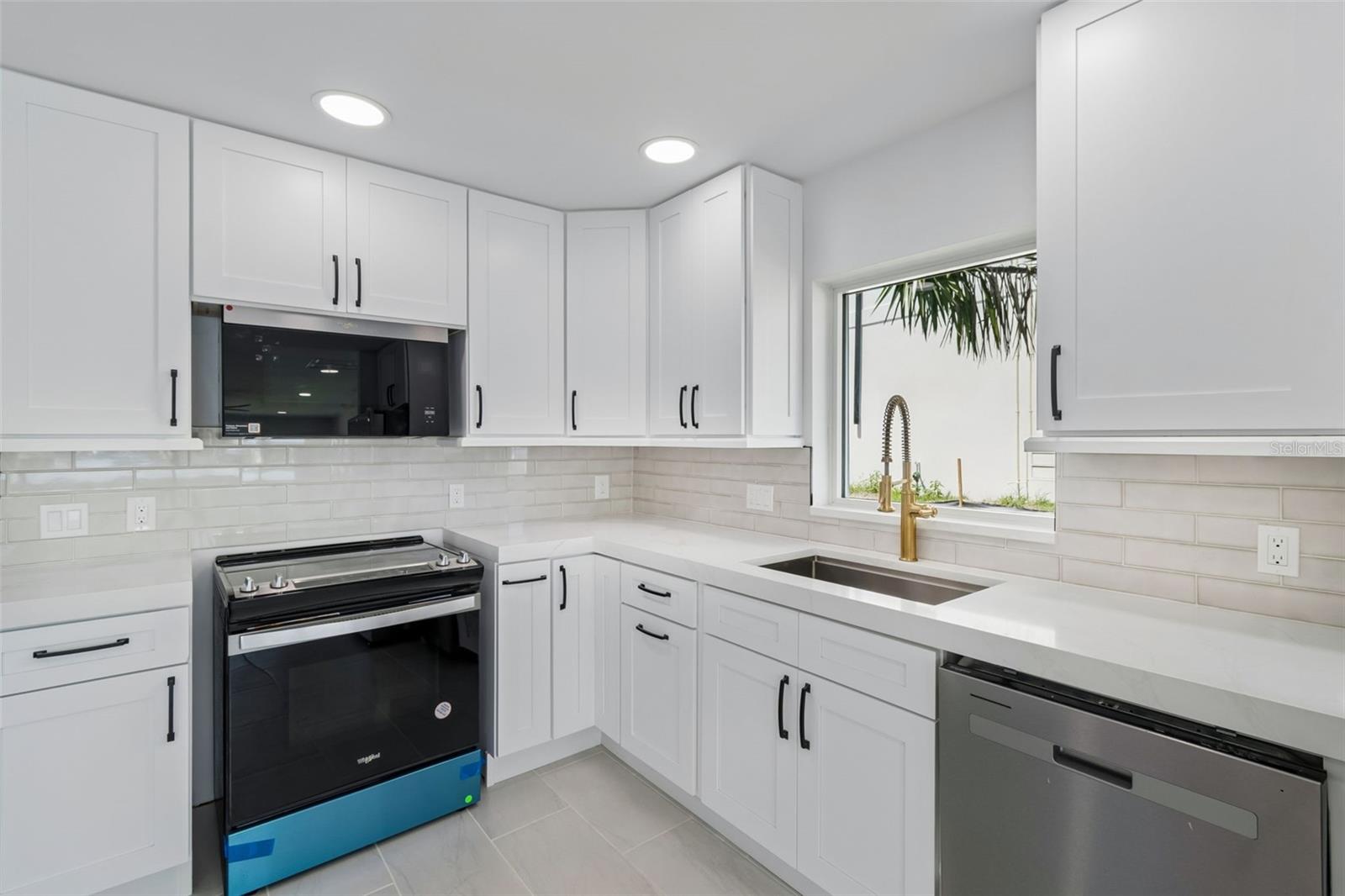 10238 TARPON DR, TREASURE ISLAND, FL — photo 13