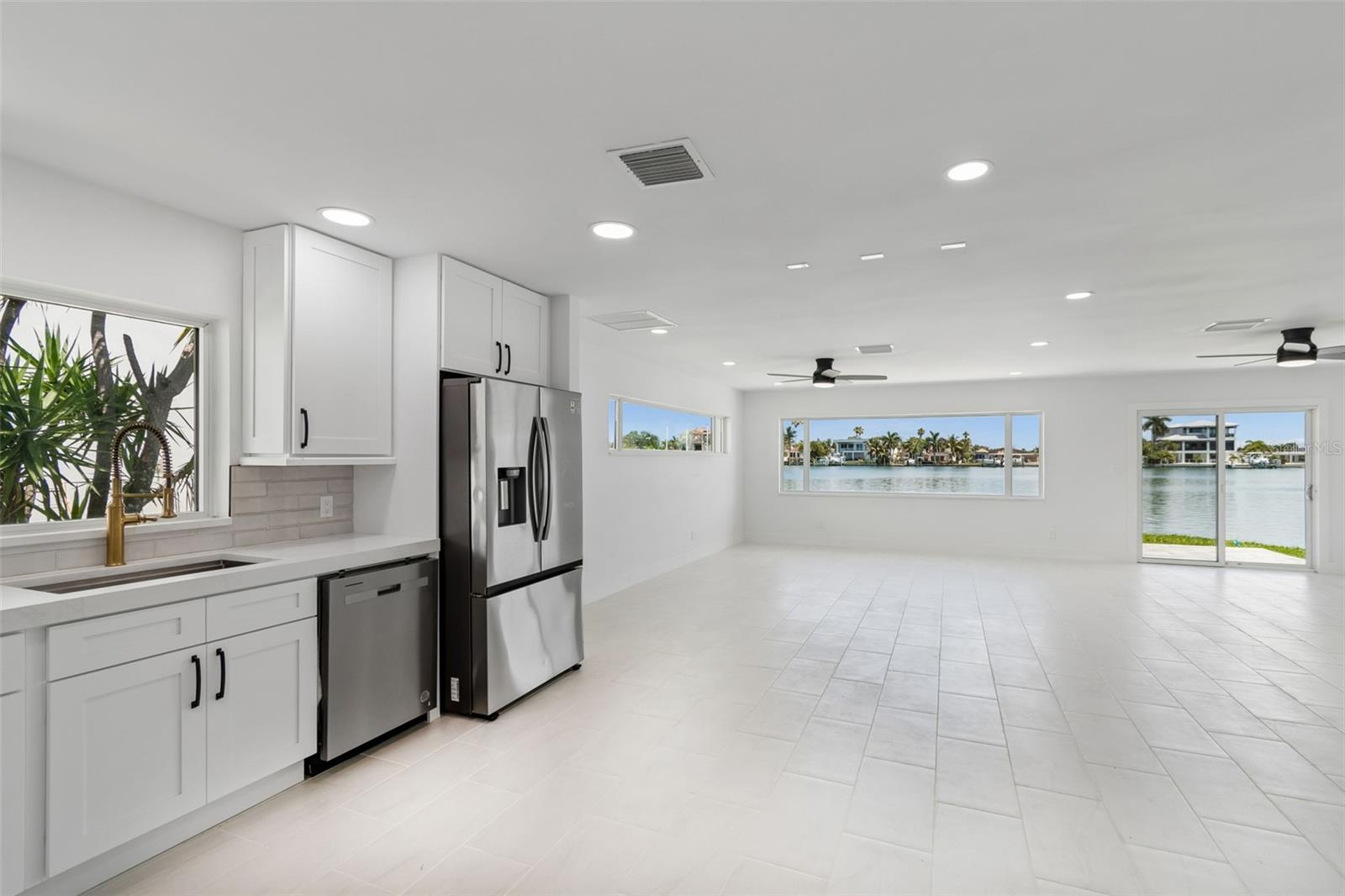 10238 TARPON DR, TREASURE ISLAND, FL — photo 16