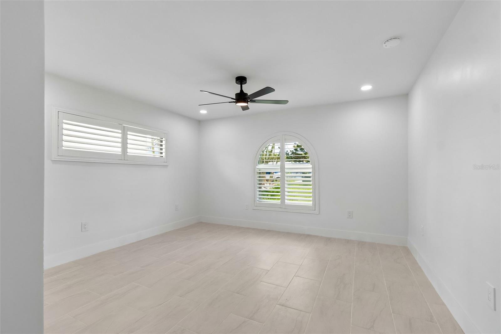 10238 TARPON DR, TREASURE ISLAND, FL — photo 31