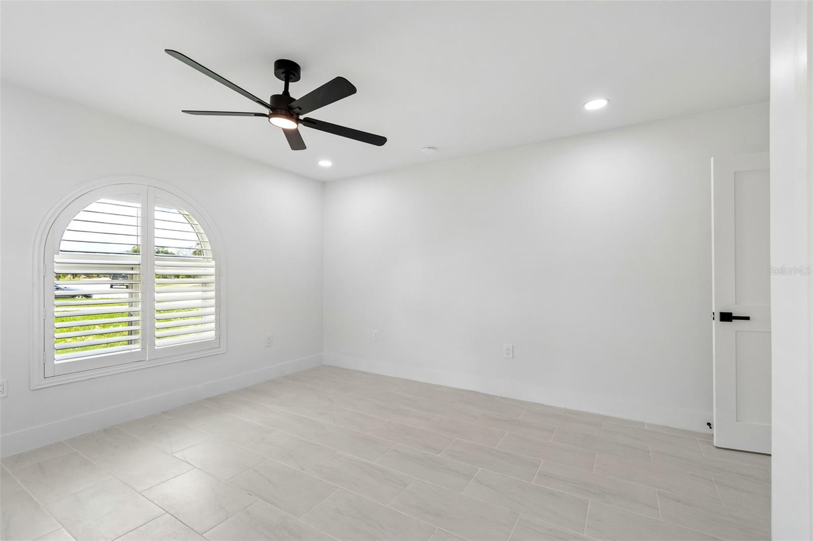 10238 TARPON DR, TREASURE ISLAND, FL — photo 32
