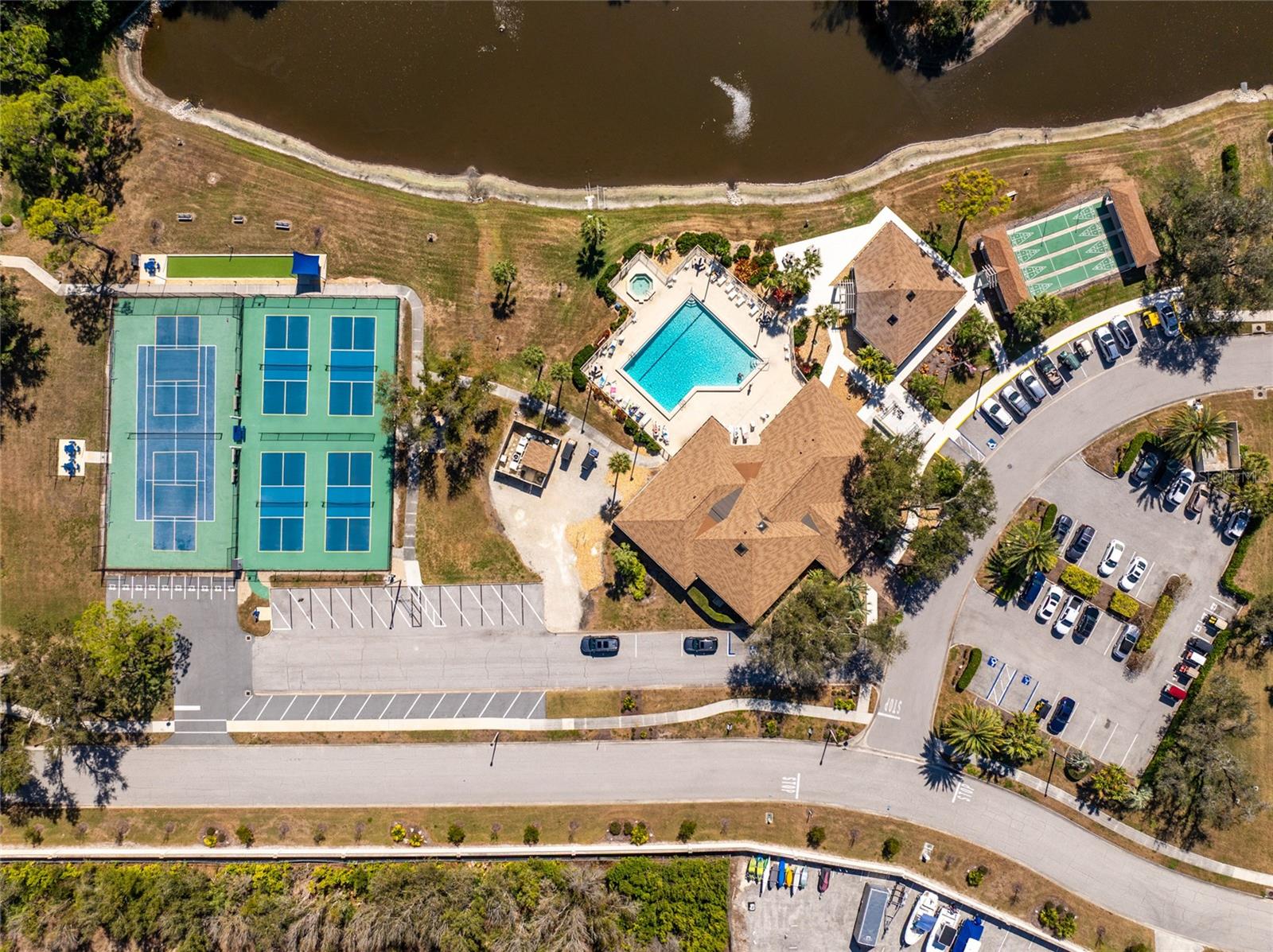 413 TOMOKA DR, ENGLEWOOD, FL — photo 2