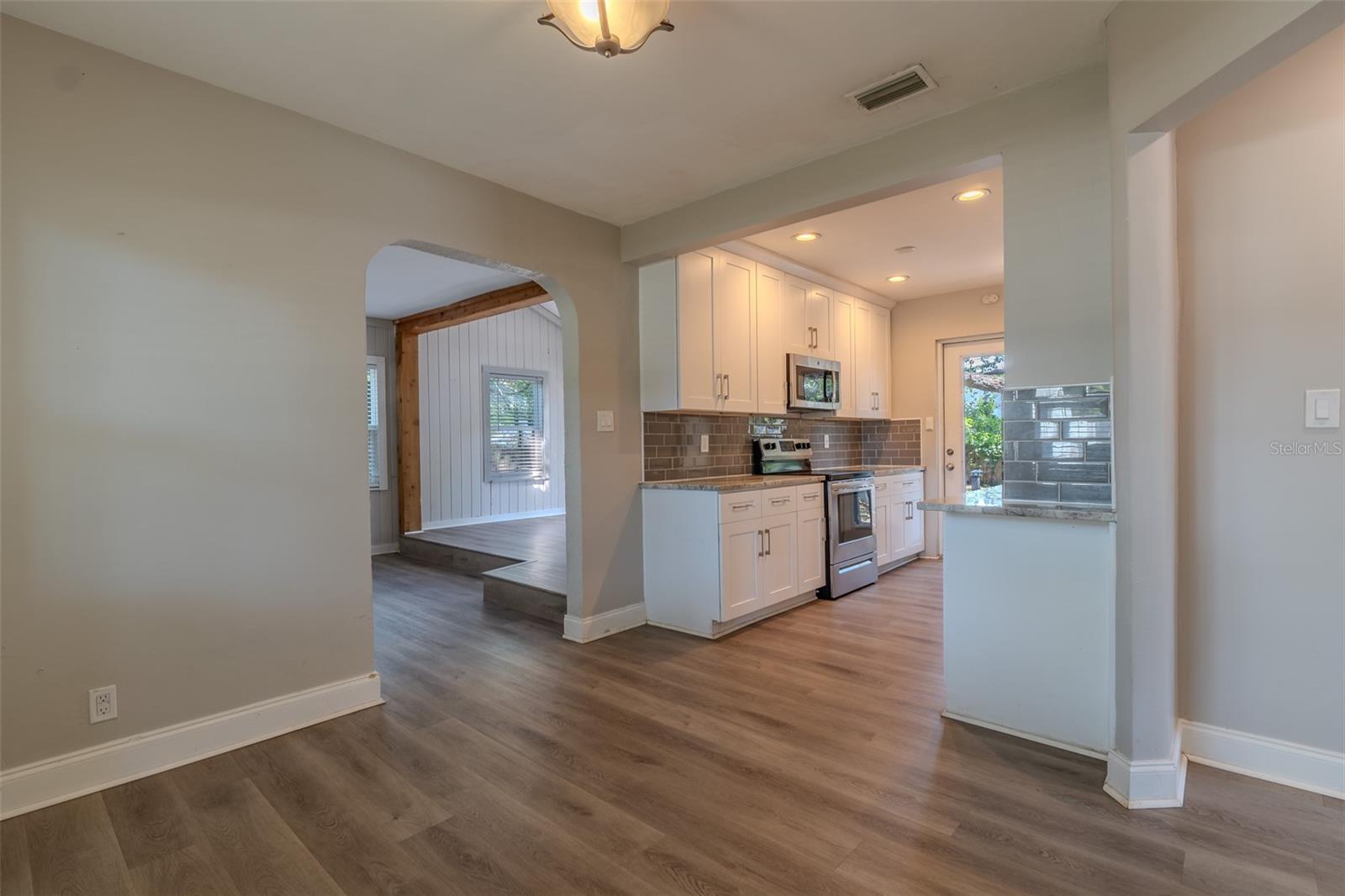 721 38TH AVE N, ST PETERSBURG, FL — photo 11