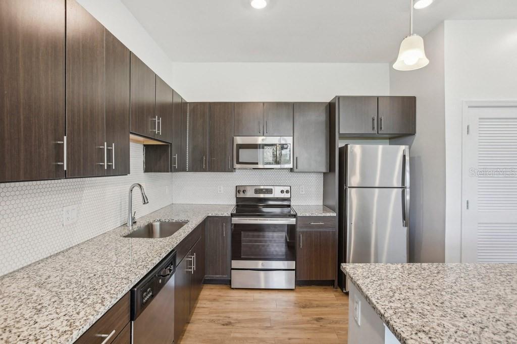 1185 S PINELLAS AVE #B3, TARPON SPRINGS, FL — photo 32
