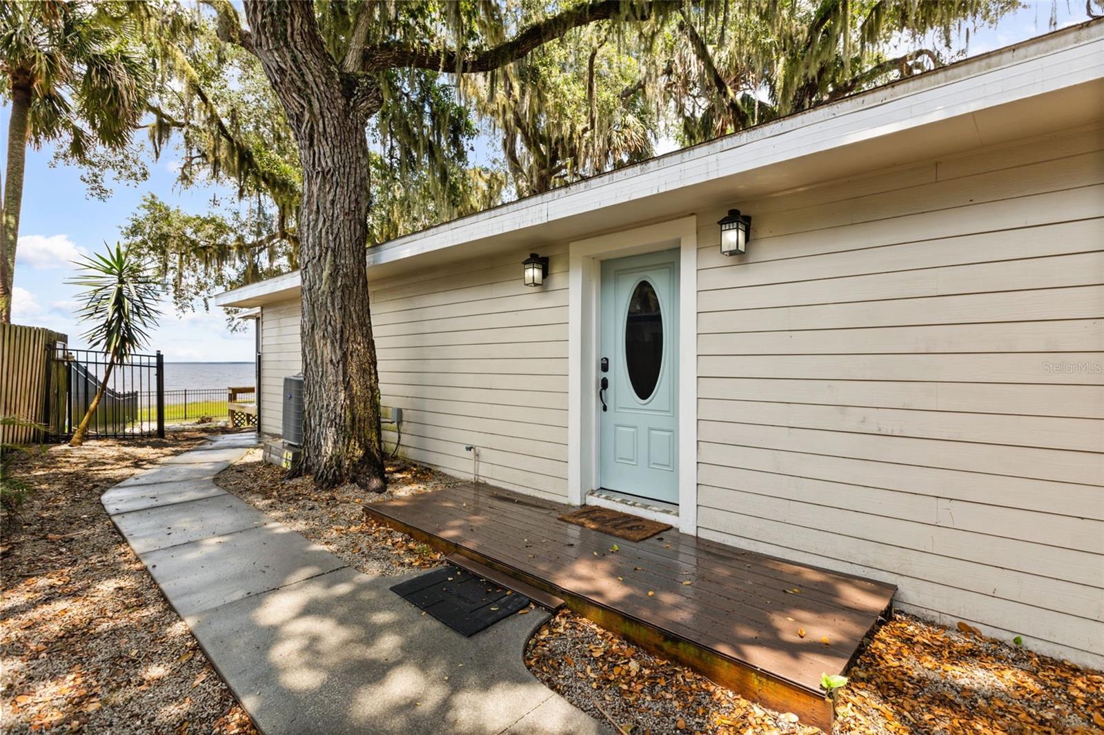 2462 FORT LANE RD, GENEVA, FL