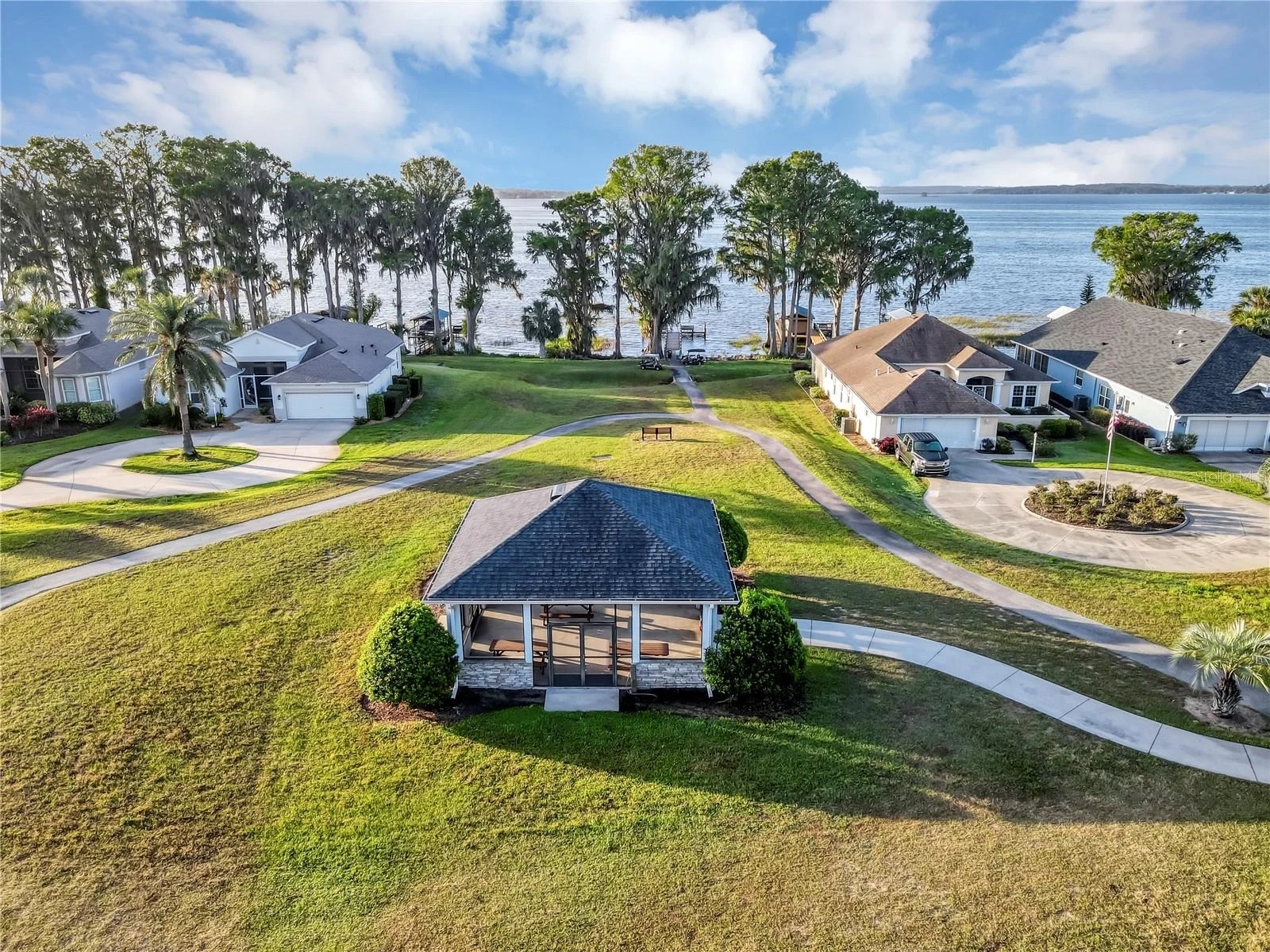 2880 MEDITERRANEAN LOOP, TAVARES, FL — photo 114