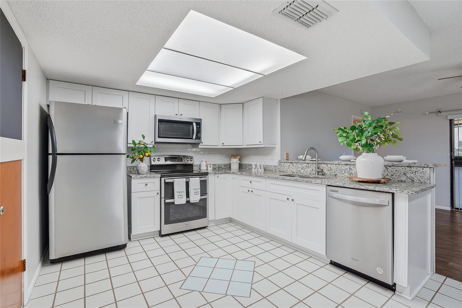 3276 MORVEN DR, SPRING HILL, FL — photo 9