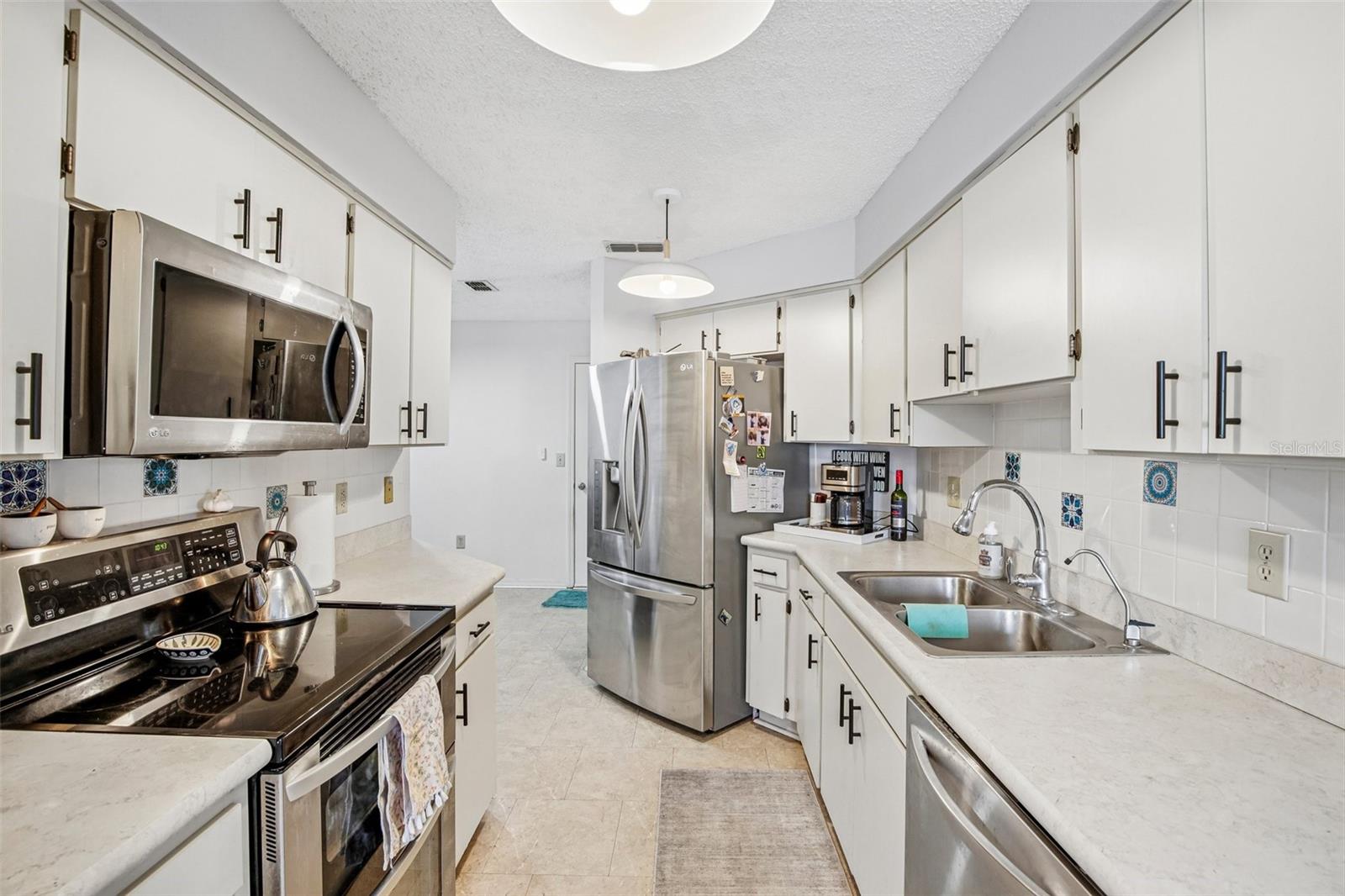 1925 GRAND CYPRESS LN, SUN CITY CENTER, FL — photo 14