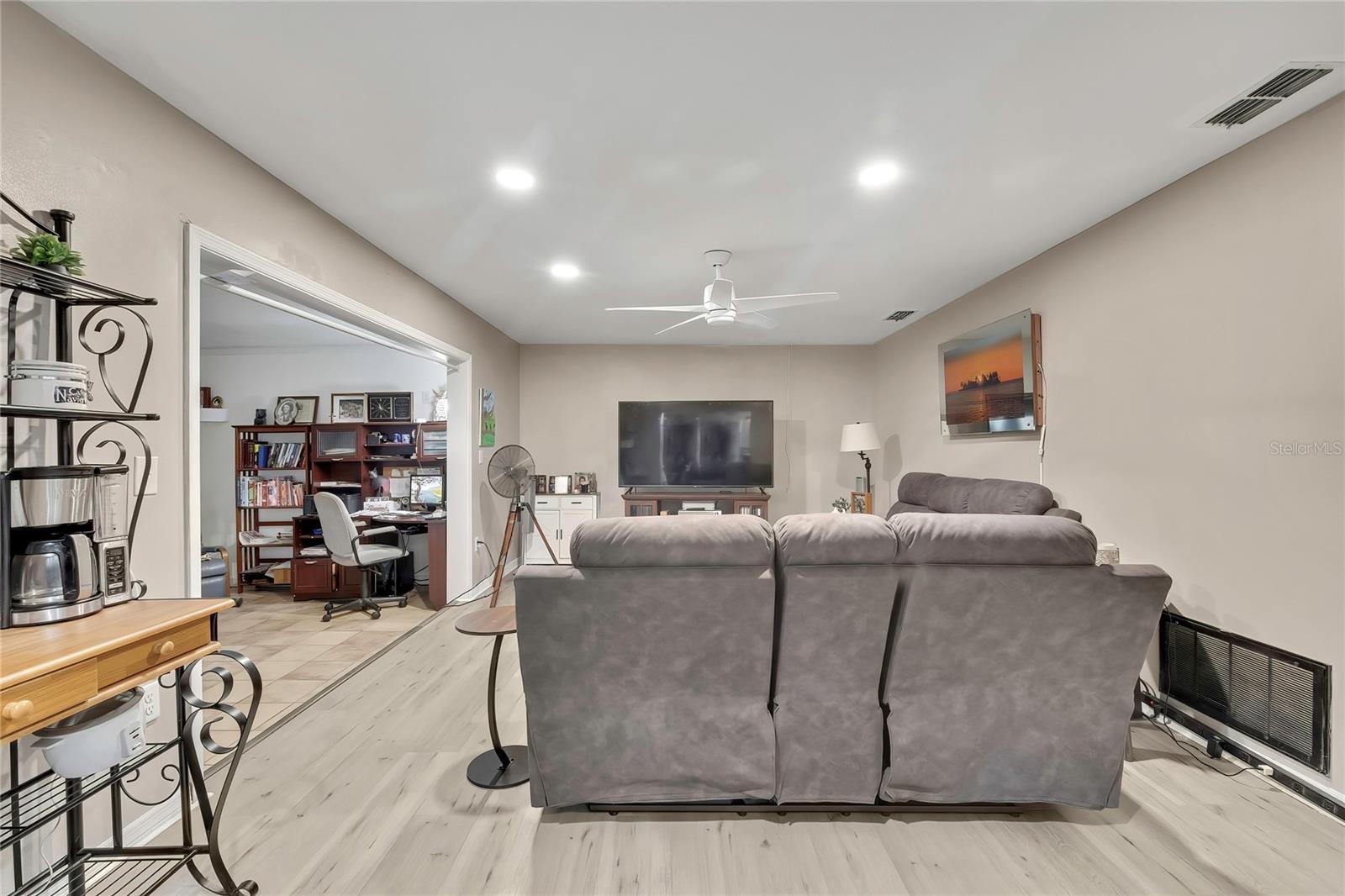 10185 CARRIN RD, SPRING HILL, FL — photo 5