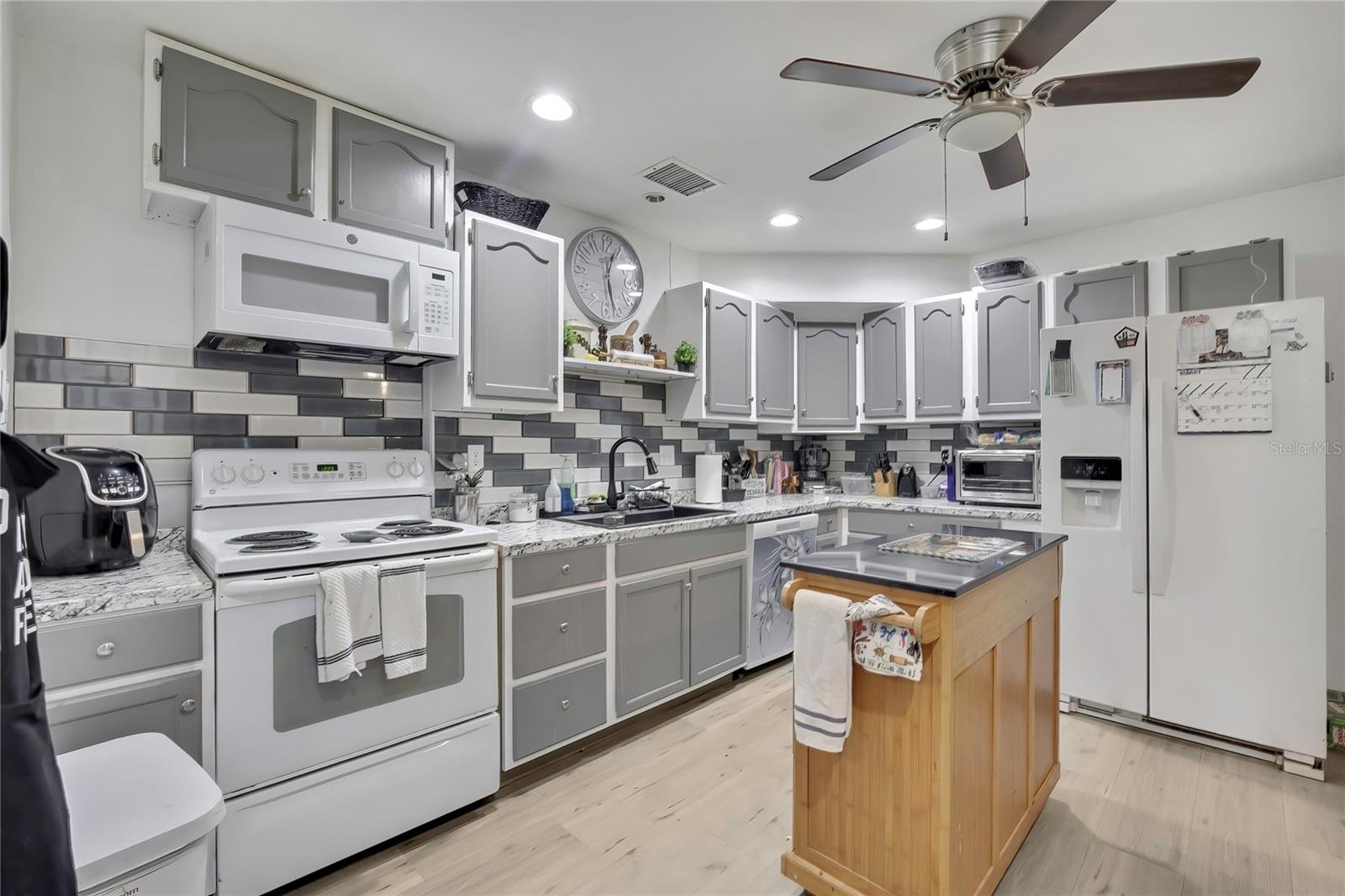 10185 CARRIN RD, SPRING HILL, FL — photo 9