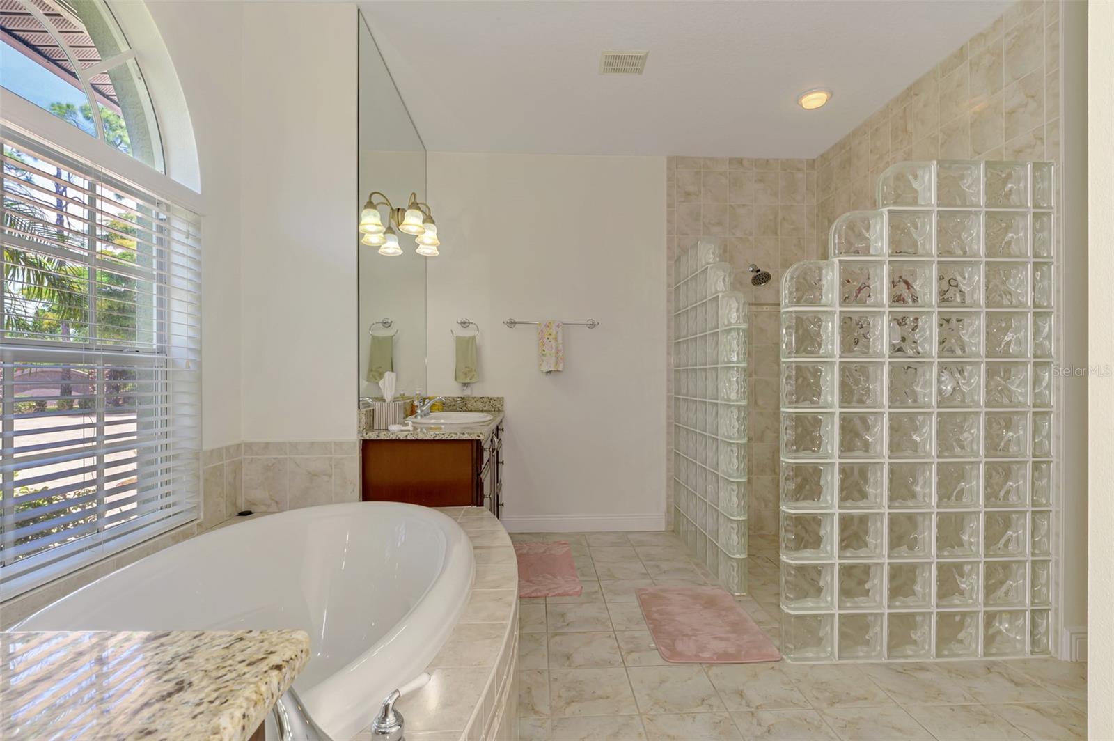 900 PARK PLACE DR, ENGLEWOOD, FL — photo 48