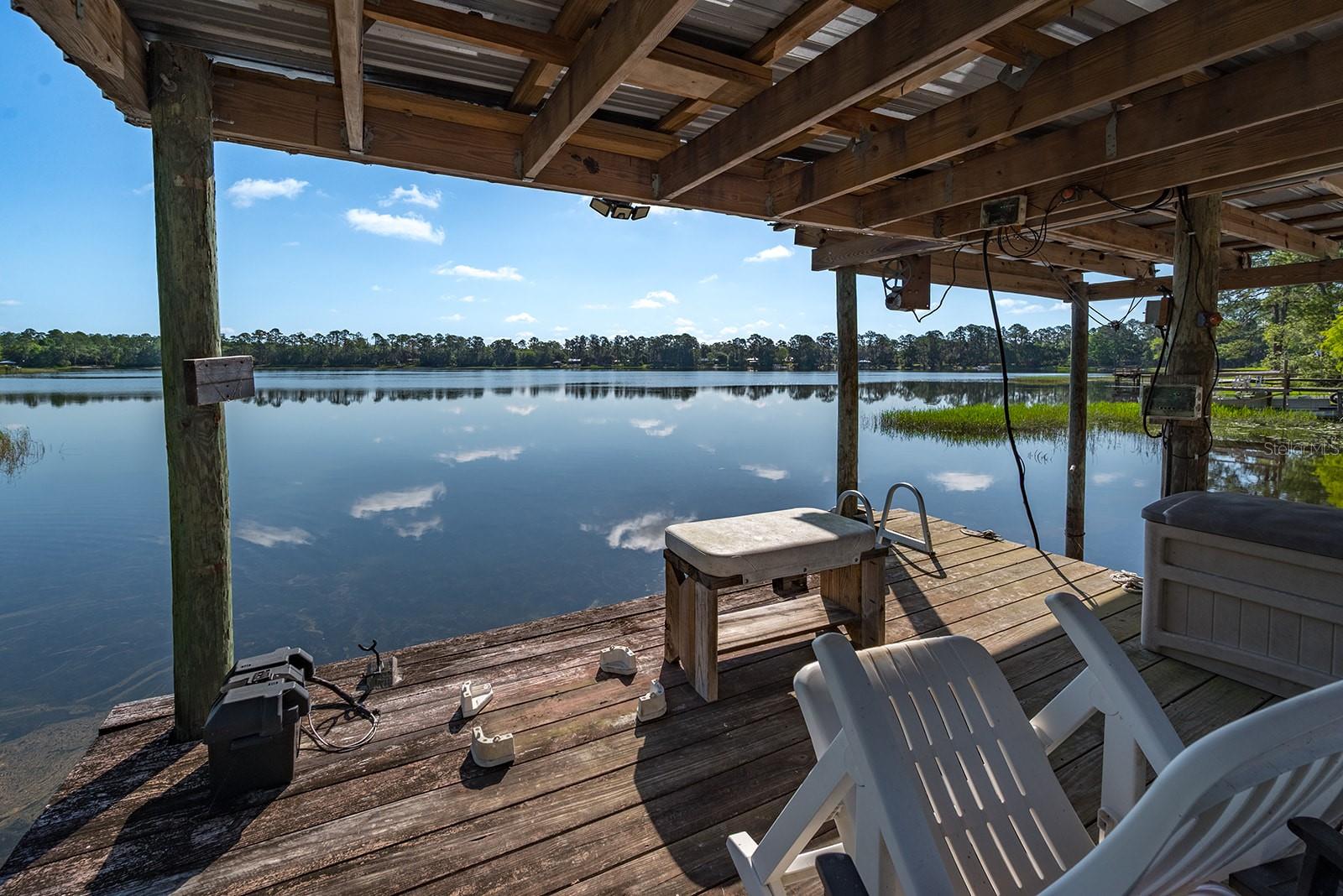 588 S COUNTY ROAD 21, HAWTHORNE, FL