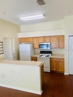 7731 MERCHANTVILLE CIR, ZEPHYRHILLS, FL — photo 2