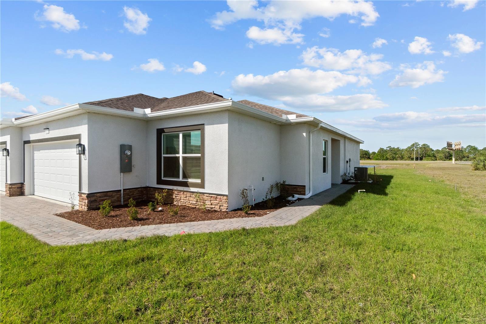 16105-16107 BADALONA DR, PUNTA GORDA, FL — photo 2
