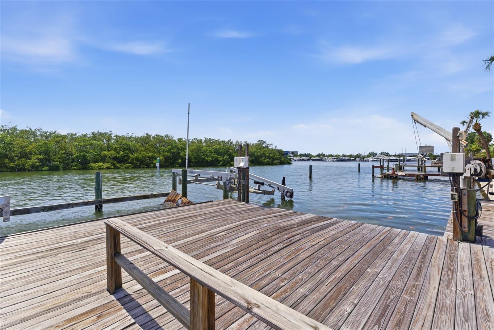 1421 SEA GULL DR S, ST PETERSBURG, FL — photo 21