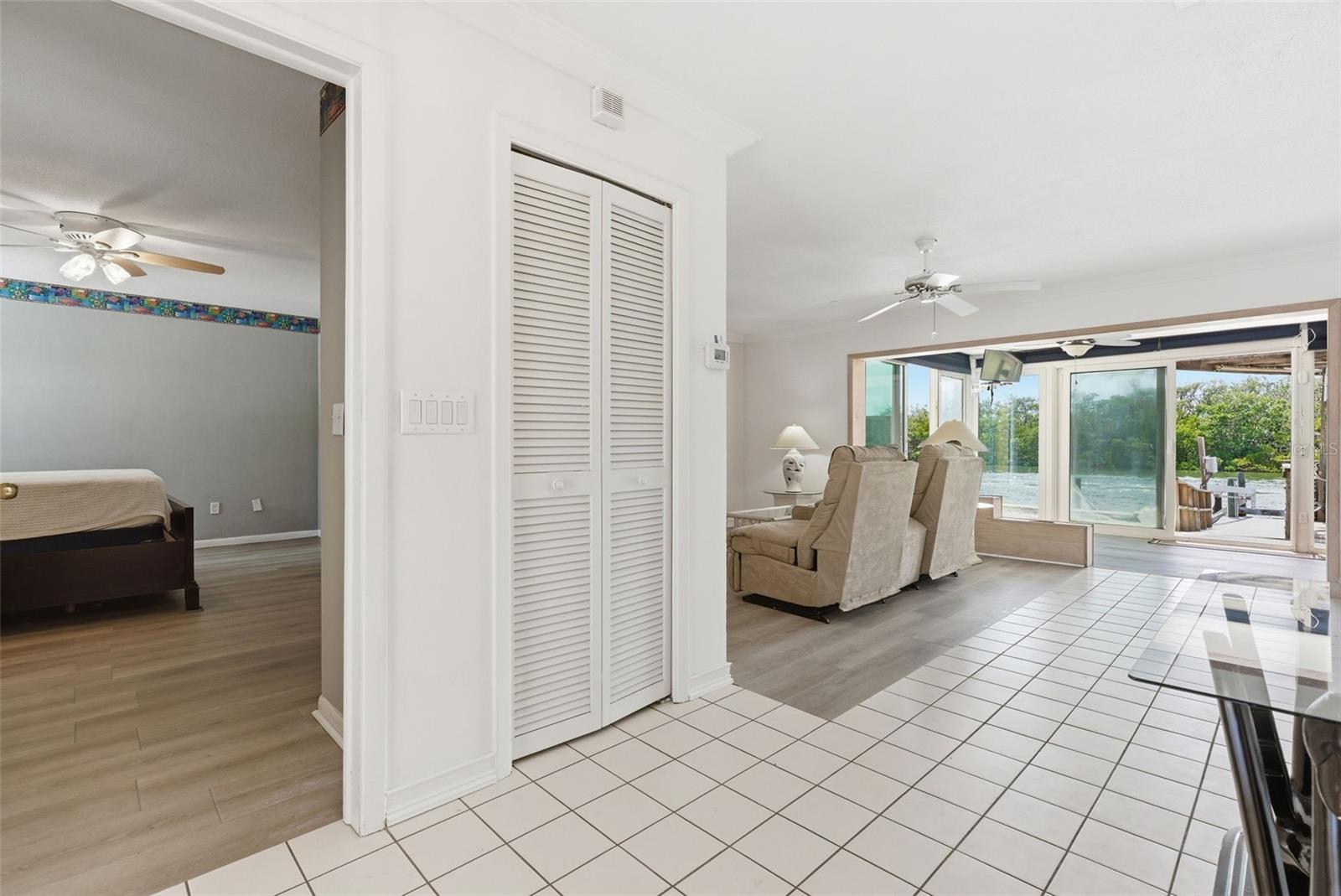 1421 SEA GULL DR S, ST PETERSBURG, FL — photo 29