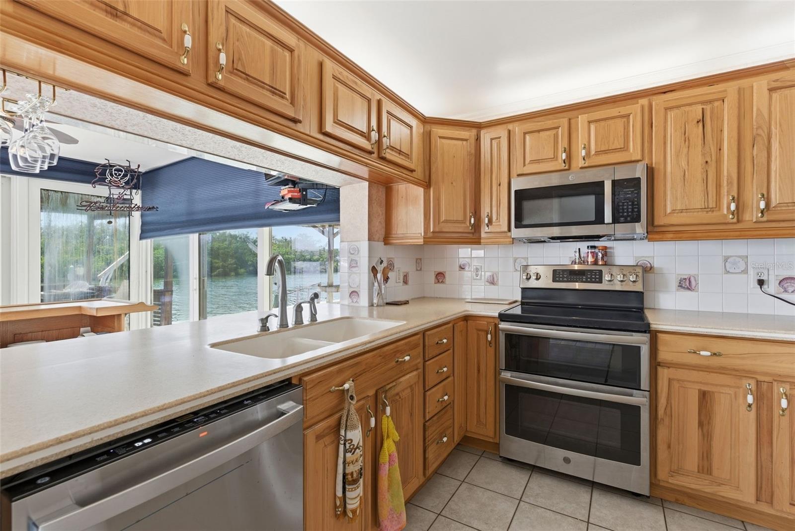 1421 SEA GULL DR S, ST PETERSBURG, FL — photo 40