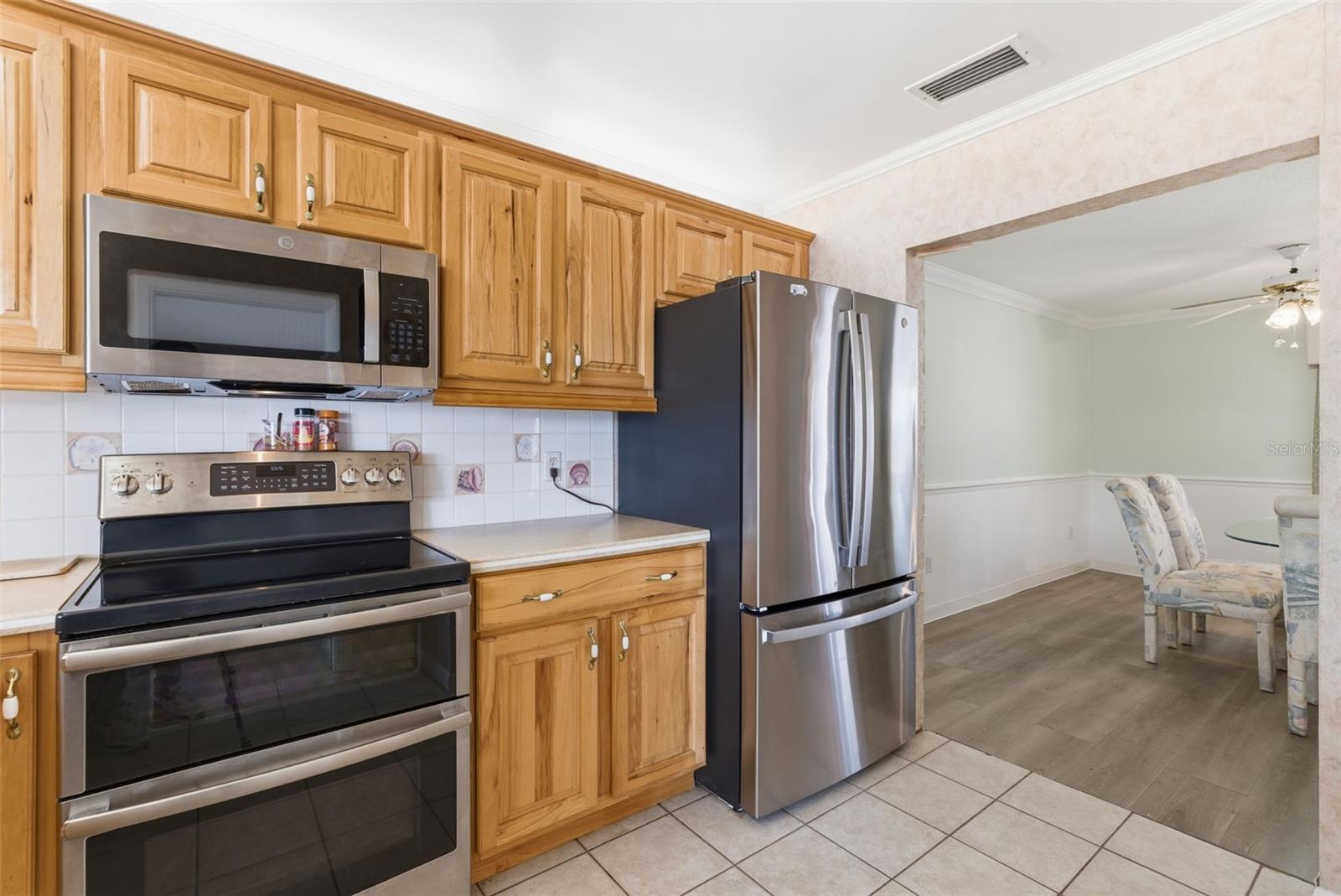 1421 SEA GULL DR S, ST PETERSBURG, FL — photo 41
